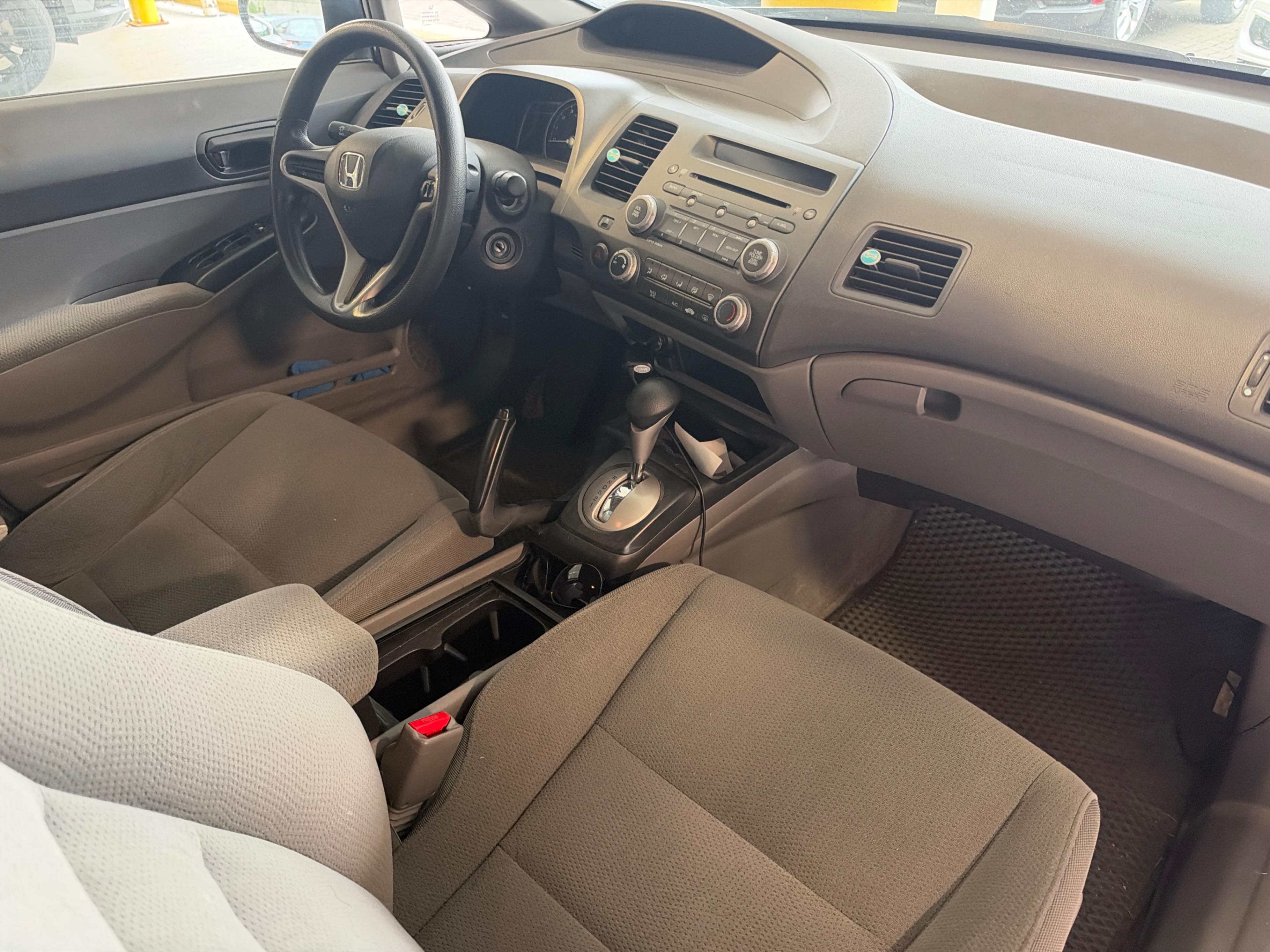 Снимка 25 от търг – 2010 HONDA CIVIC SDN DX-G с VIN 2HGFA1F46AH006438