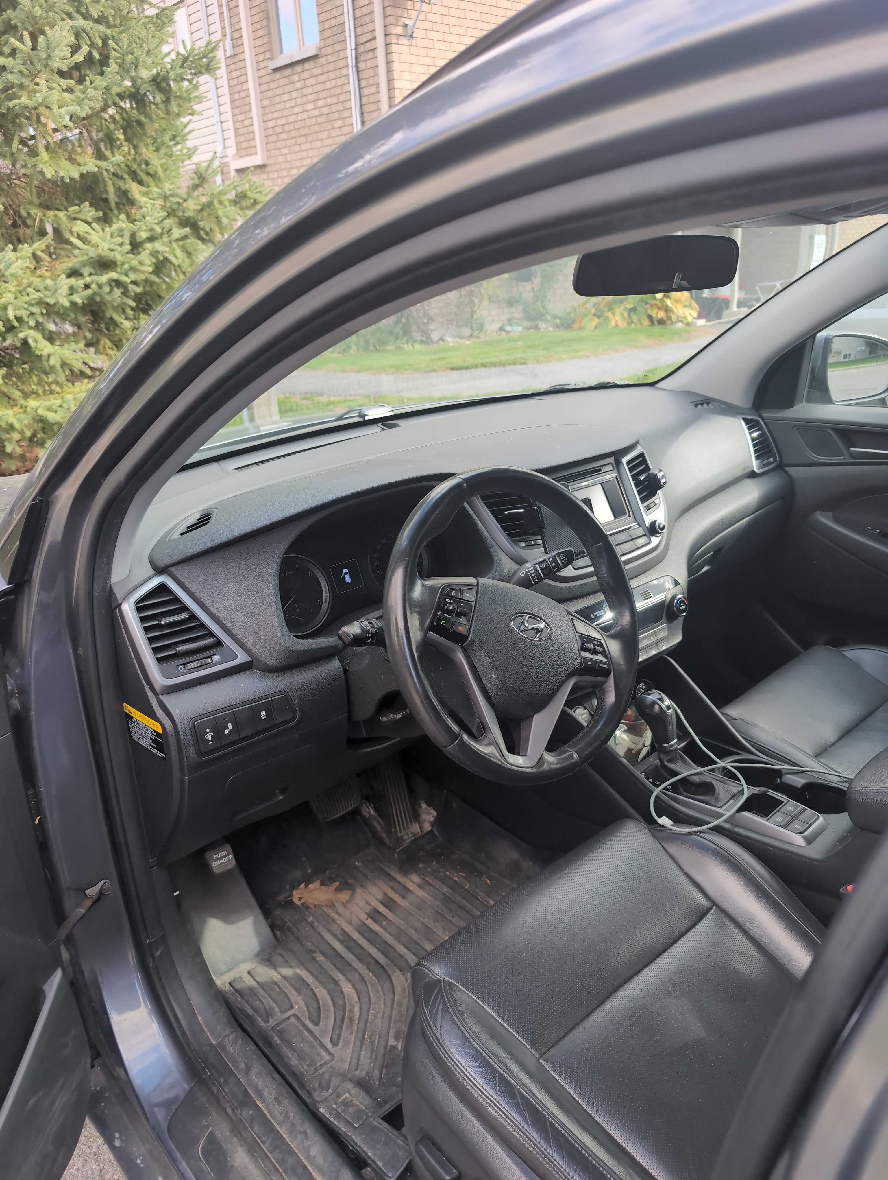 Снимка 5 от търг – 2017 HYUNDAI TUCSON SE с VIN KM8J3CA47HU316476