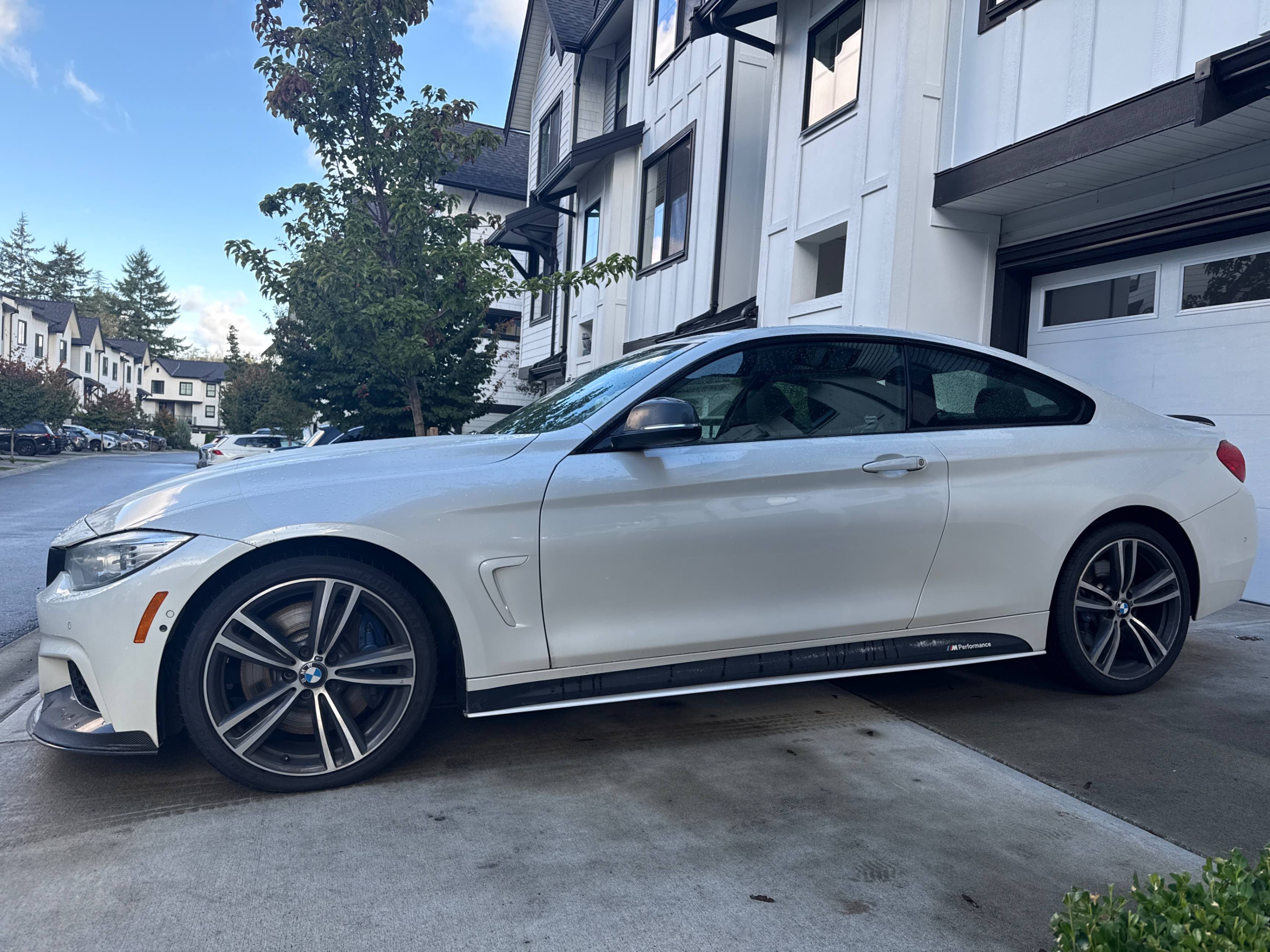 Снимка 2 от търг – 2017 BMW 4 SERIES 440I XDRIVE с VIN WBA4P3C34HK528772