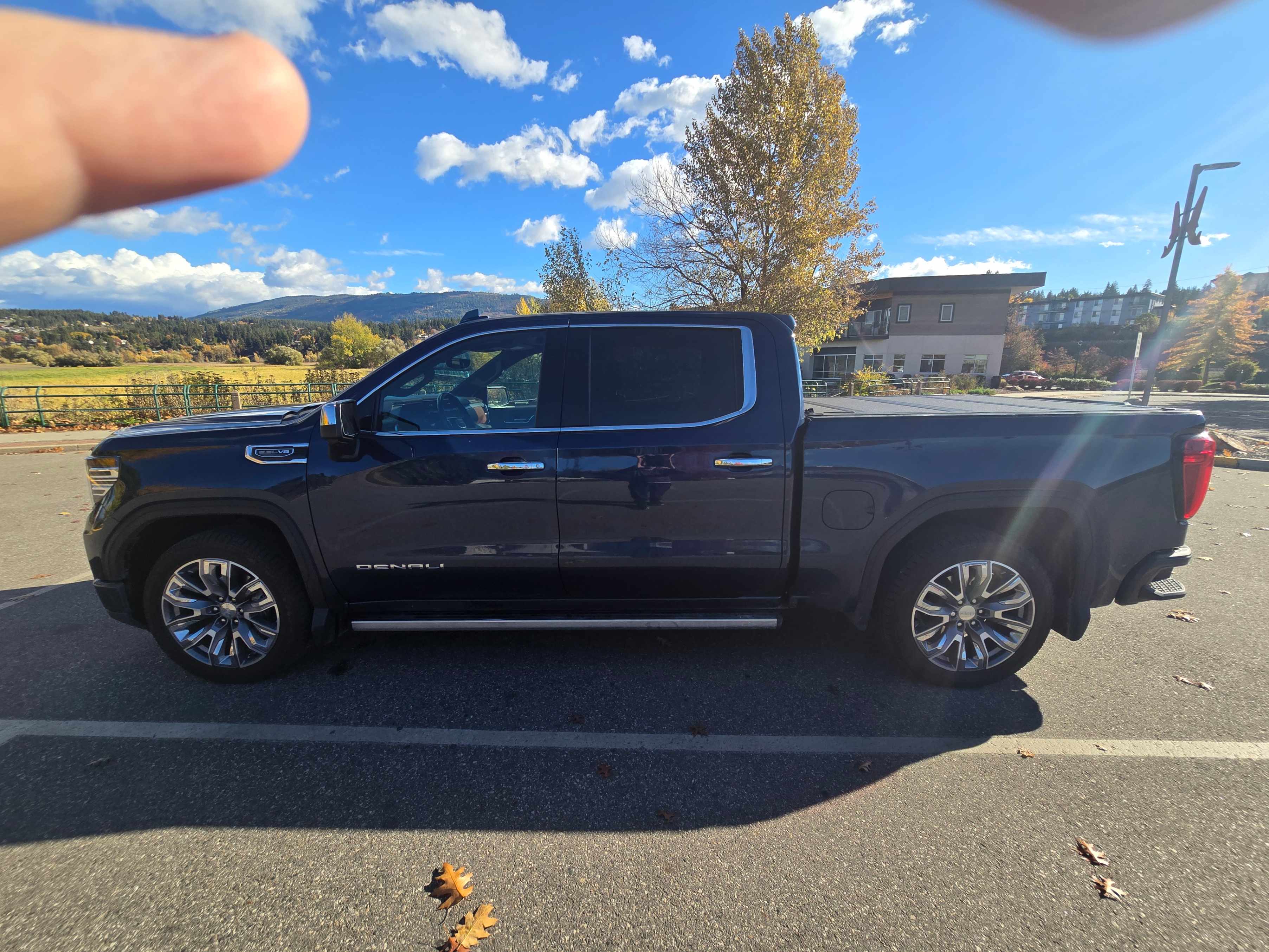 Снимка 2 от търг – 2023 GMC SIERRA 1500 DENALI с VIN 3GTUUGED2PG146691