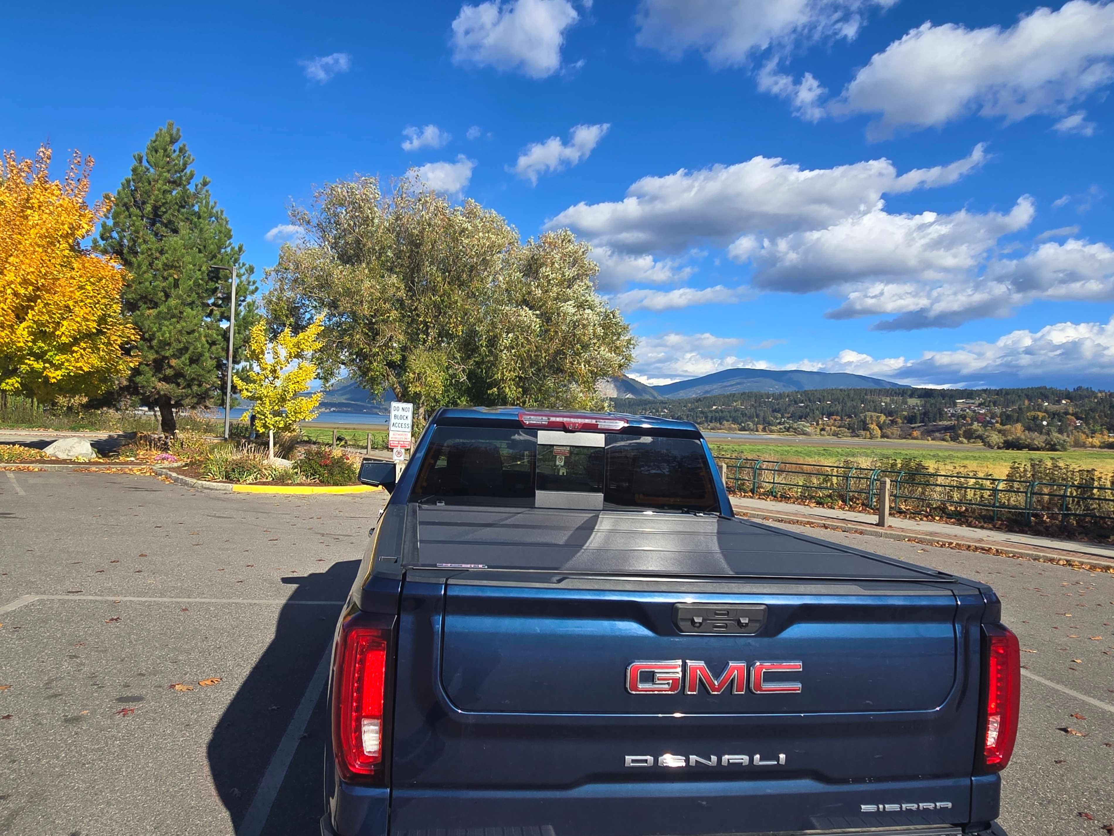 Снимка 4 от търг – 2023 GMC SIERRA 1500 DENALI с VIN 3GTUUGED2PG146691