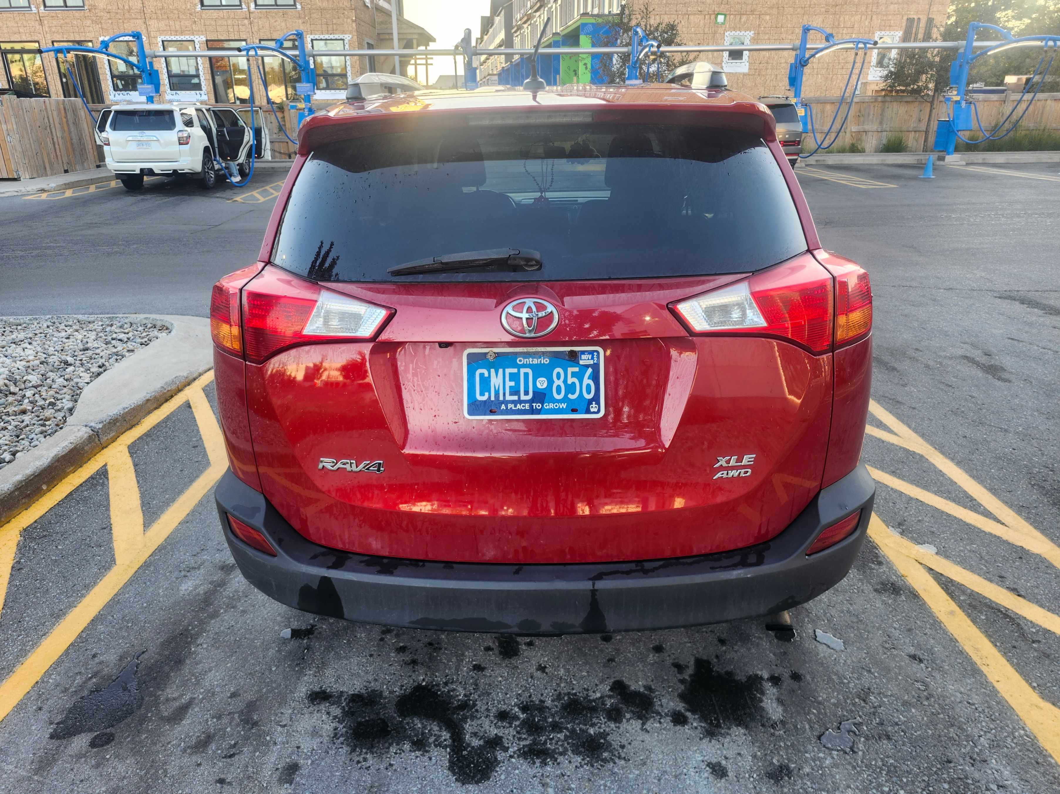Photo 4 from auction – 2014 TOYOTA RAV4 XLE with VIN 2T3RFREVXEW192819