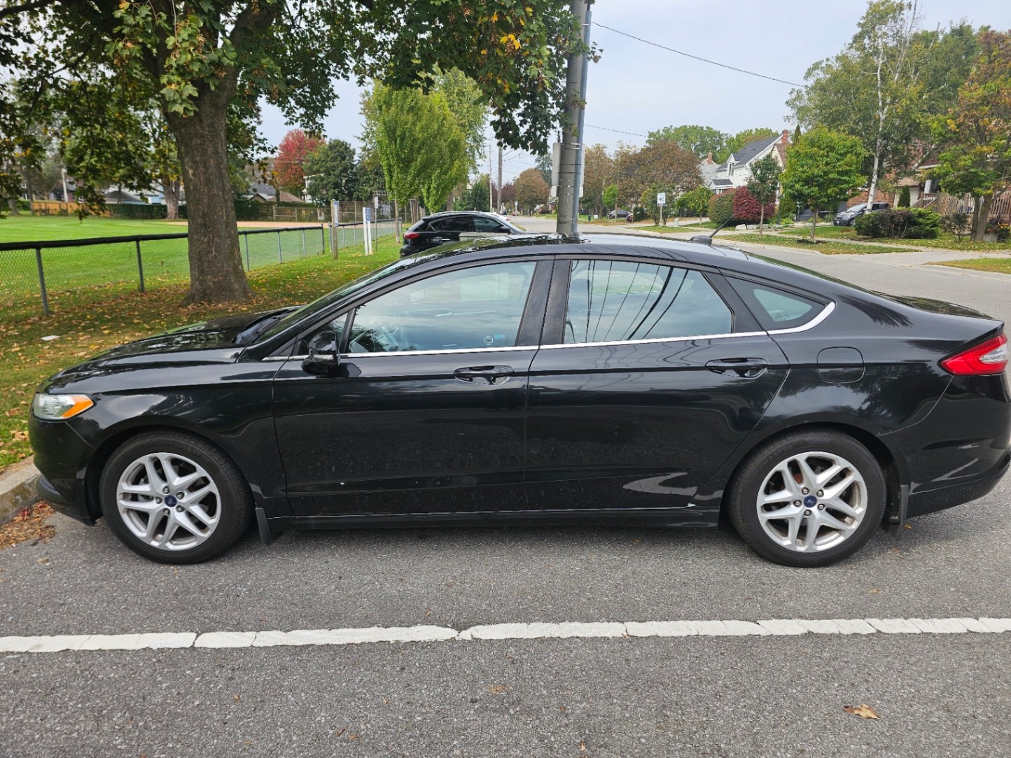 Photo 2 from auction – 2015 FORD FUSION SE with VIN 3FA6P0H78FR121249