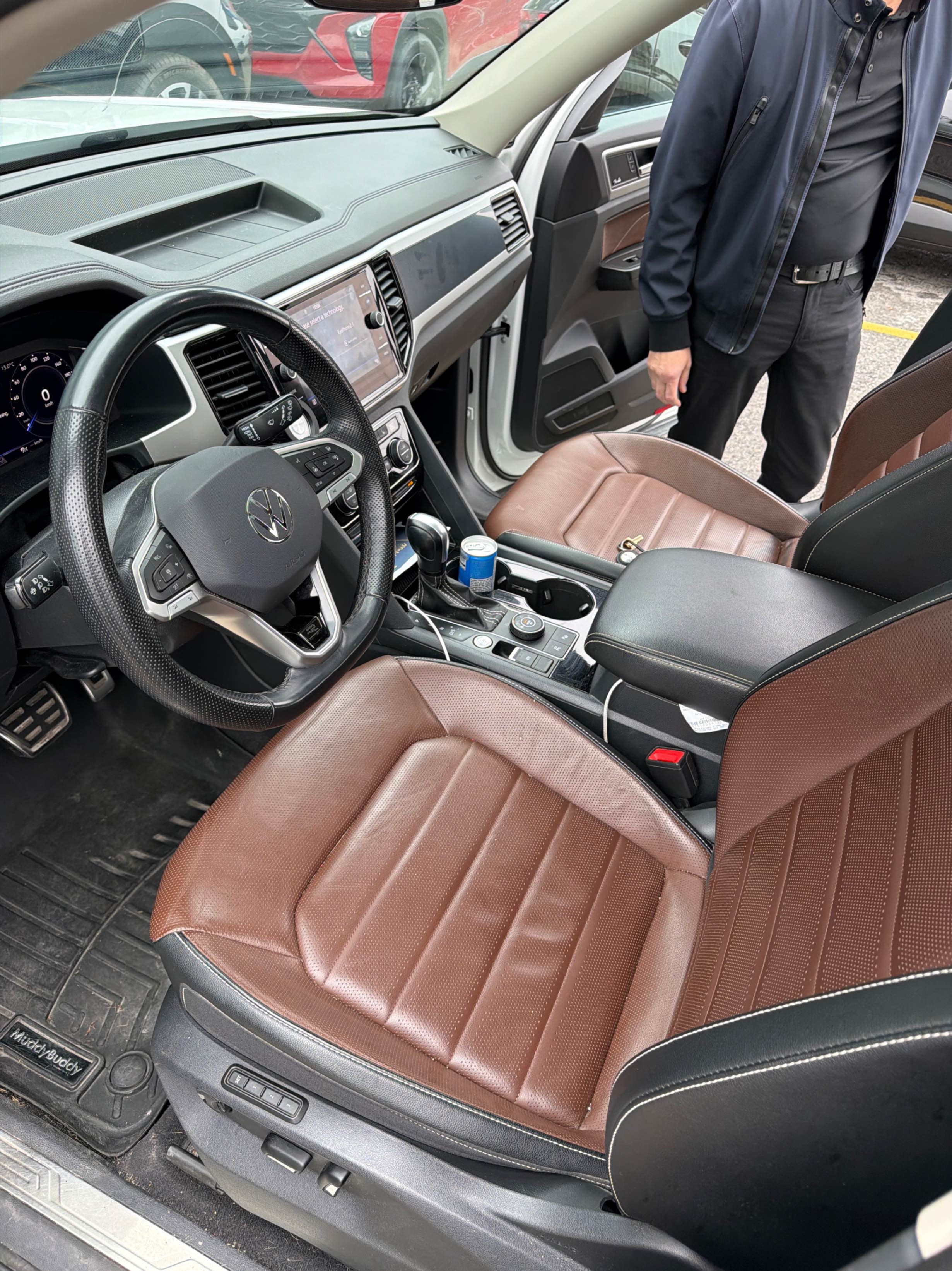 Photo 5 from auction – 2023 VOLKSWAGEN ATLAS EXECLINE with VIN 1V2FR2CA4PC502453