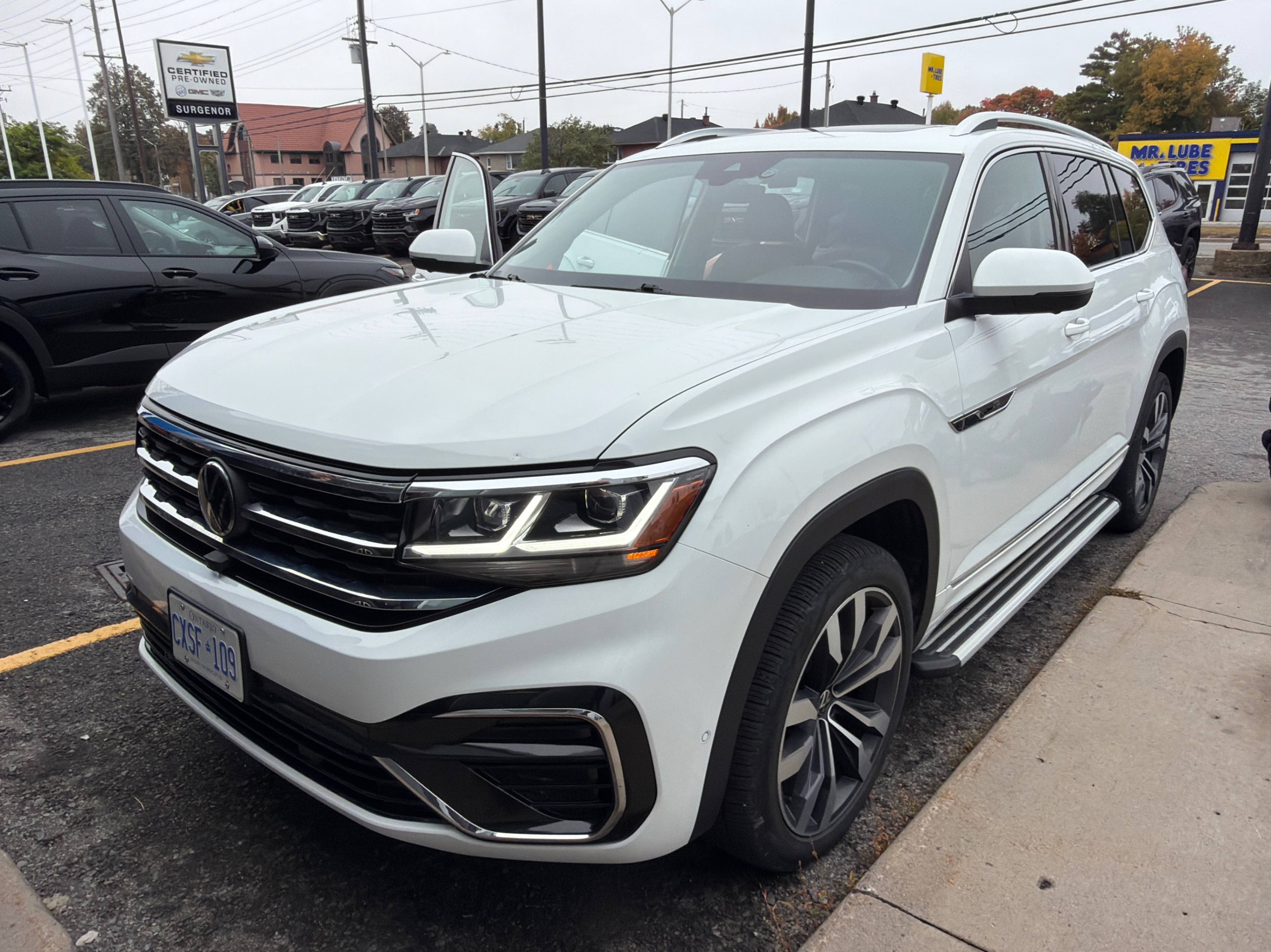 VOLKSWAGEN ATLAS EXECLINE 2023 with VIN 1V2FR2CA4PC502453 - Photo from auction