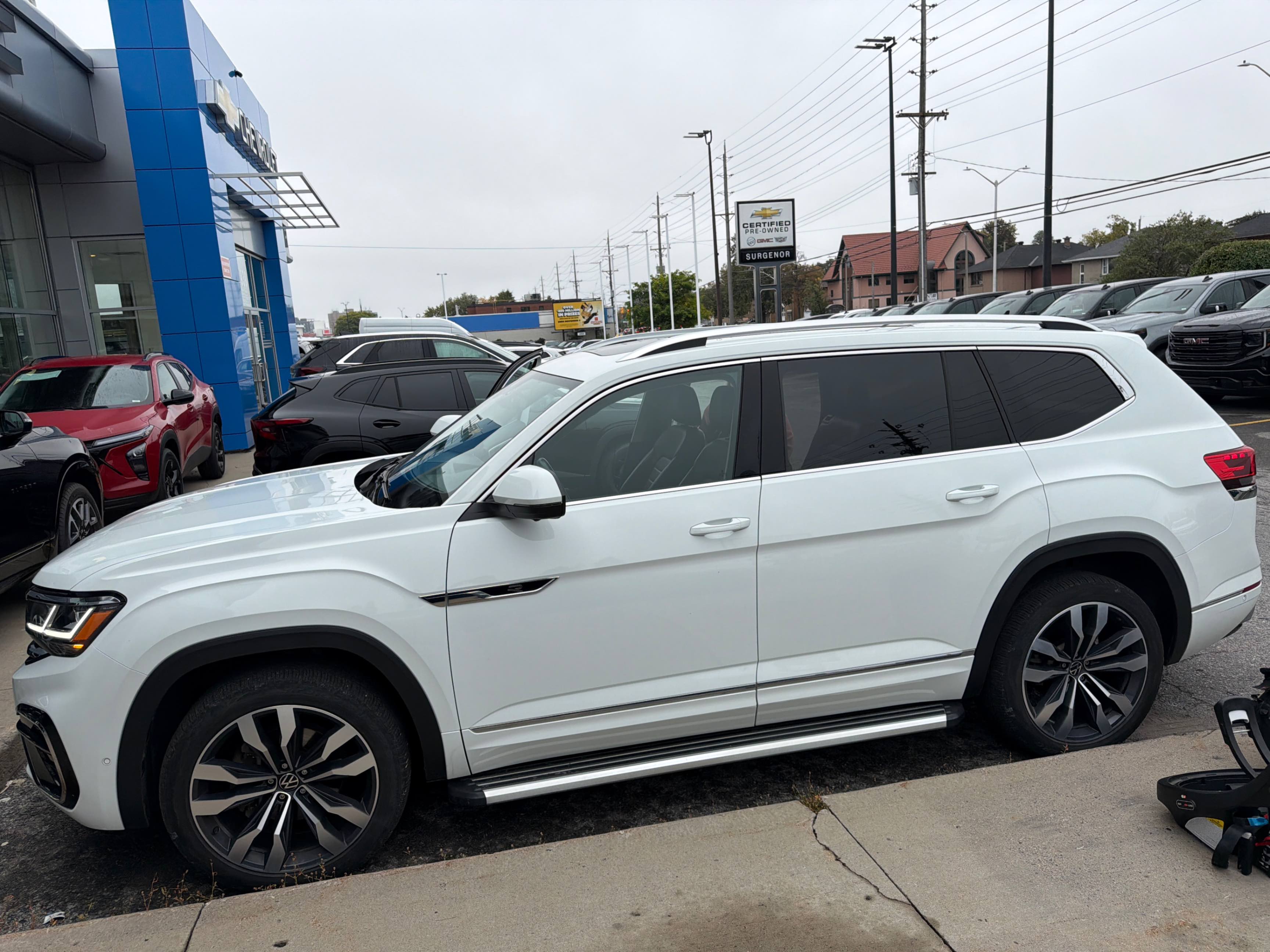 Photo 2 from auction – 2023 VOLKSWAGEN ATLAS EXECLINE with VIN 1V2FR2CA4PC502453