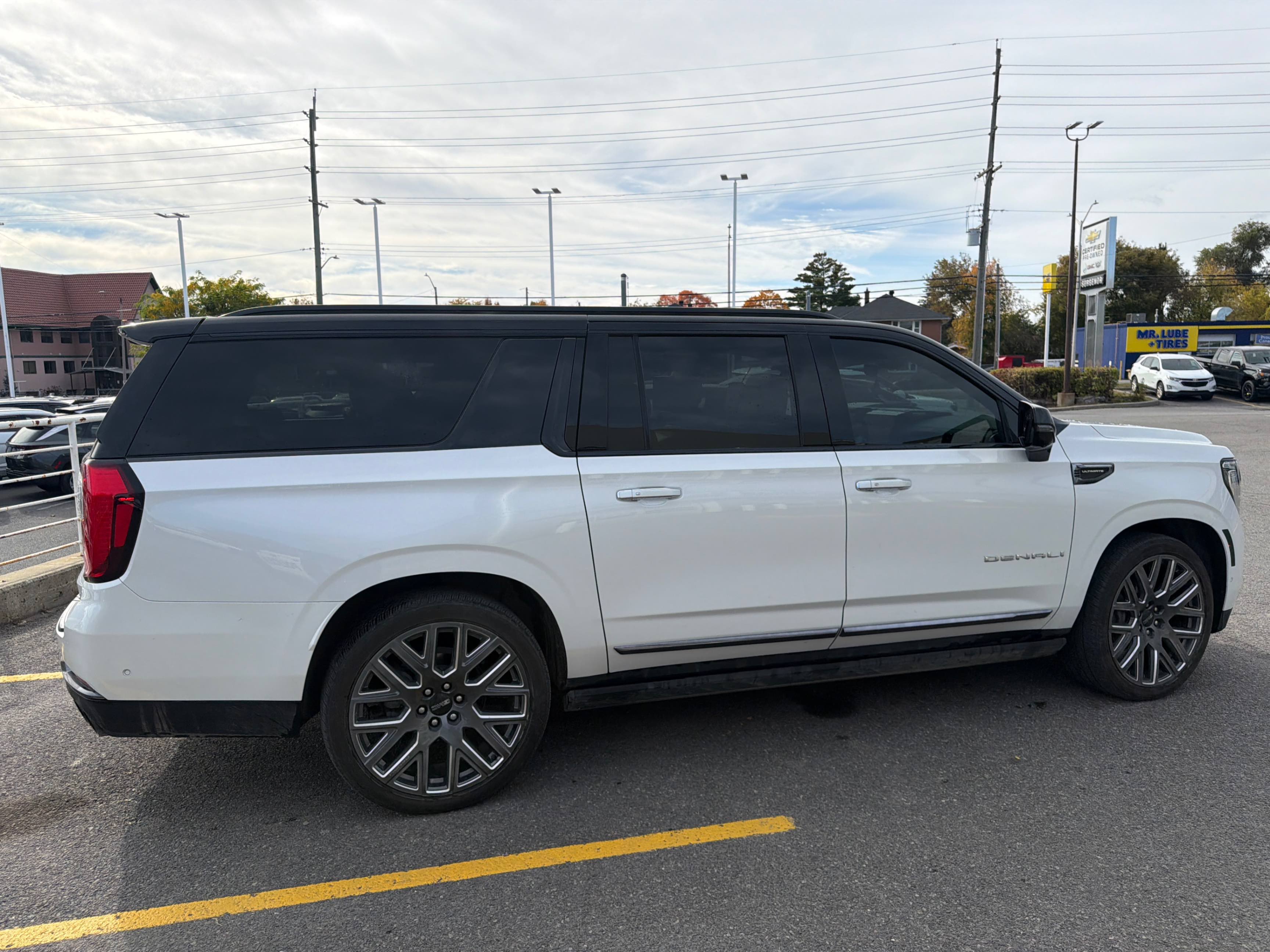 Снимка 3 от търг – 2025 GMC YUKON XL DENALI ULTIMATE с VIN 1GKS2KRL3SR117263