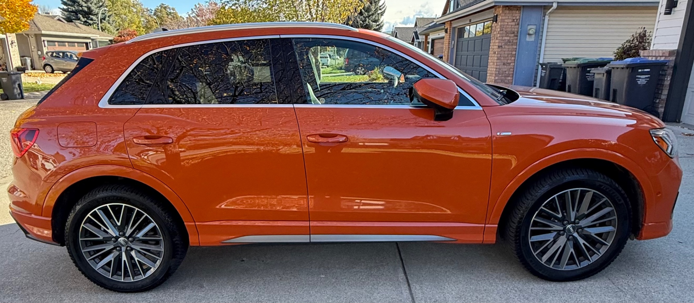 Photo 3 from auction – 2019 AUDI Q3 TECHNIK with VIN WA1FECF35K1072107