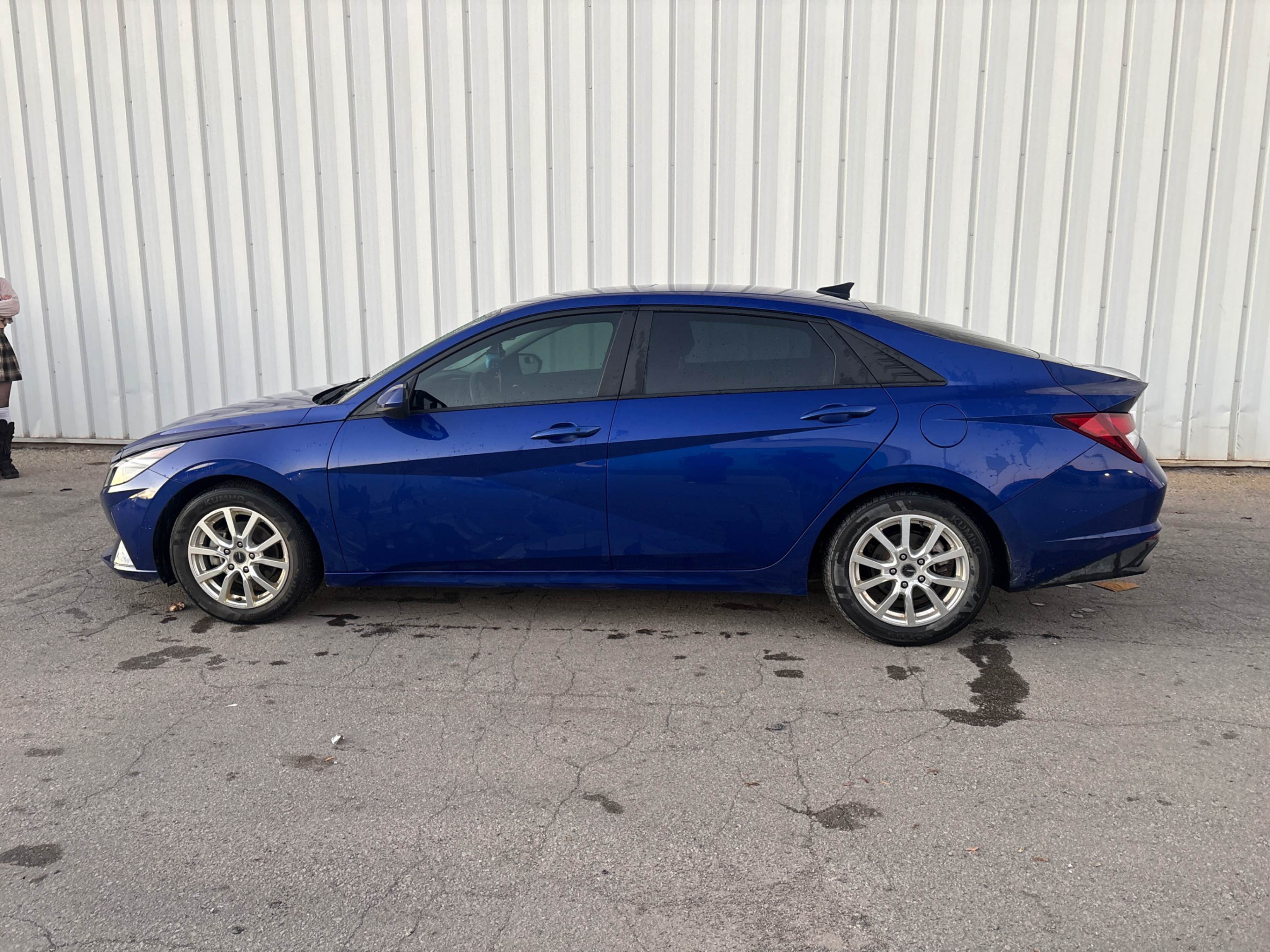 Снимка 2 от търг – 2021 HYUNDAI ELANTRA PREFERRED с VIN KMHLM4AG6MU106757