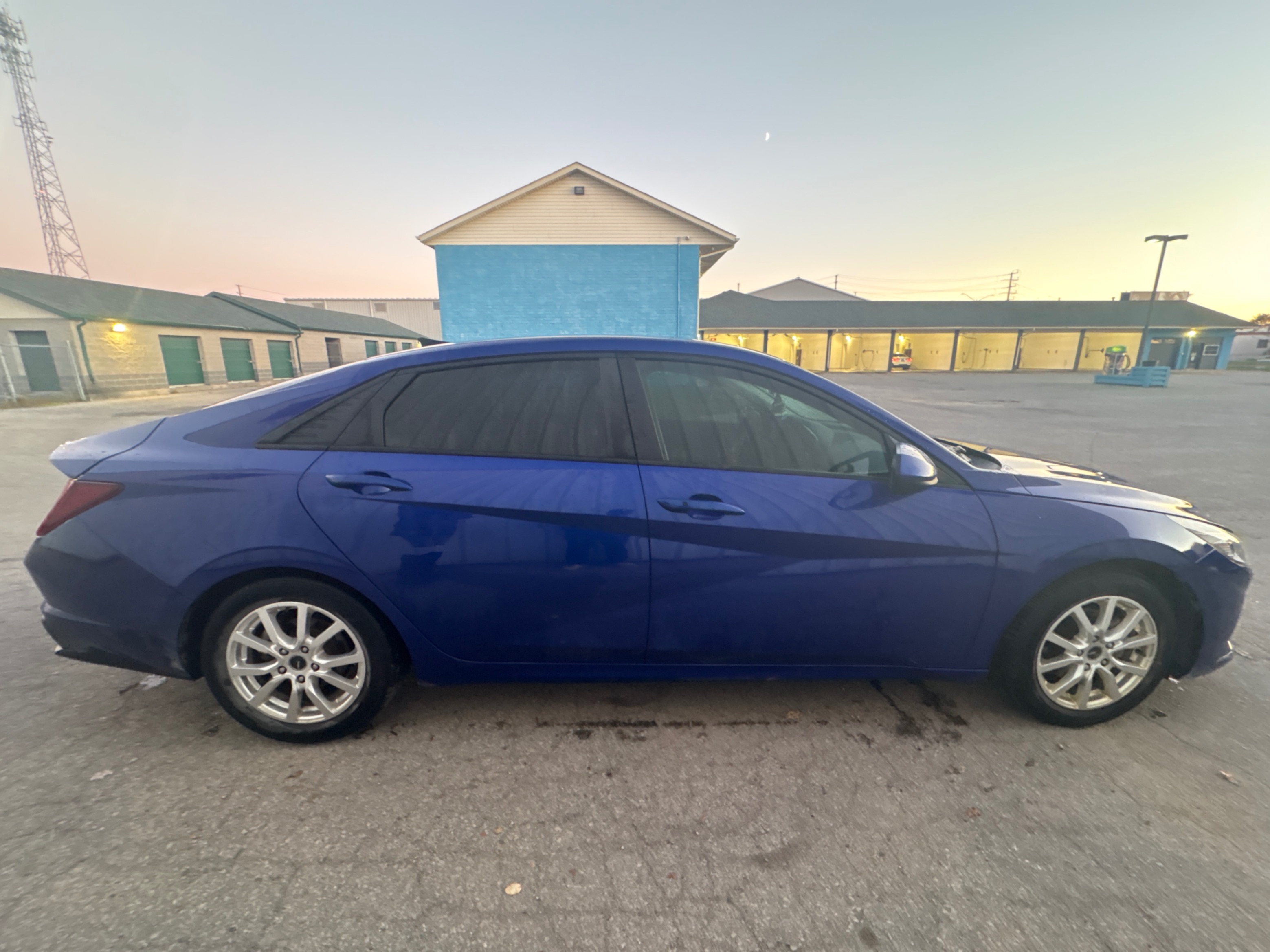 Снимка 3 от търг – 2021 HYUNDAI ELANTRA PREFERRED с VIN KMHLM4AG6MU106757
