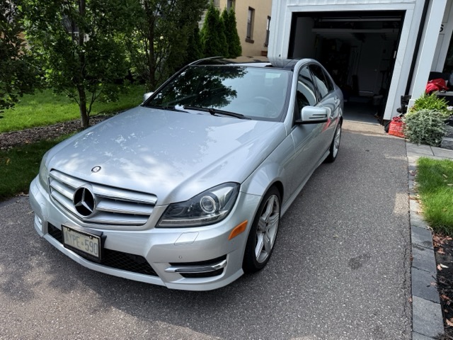 MERCEDES-BENZ C-CLASS C 300 2012 with VIN WDDGF8BB5CA688141 - Photo from auction
