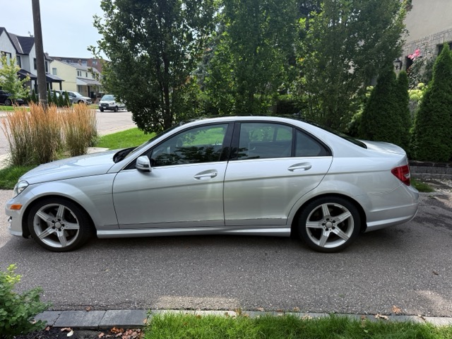 Photo 2 from auction – 2012 MERCEDES-BENZ C-CLASS C 300 with VIN WDDGF8BB5CA688141