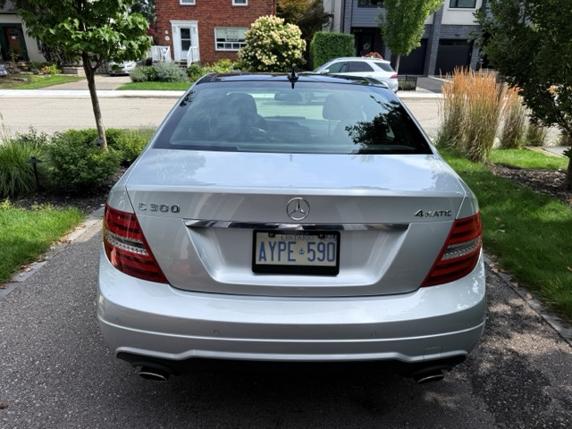 Photo 4 from auction – 2012 MERCEDES-BENZ C-CLASS C 300 with VIN WDDGF8BB5CA688141