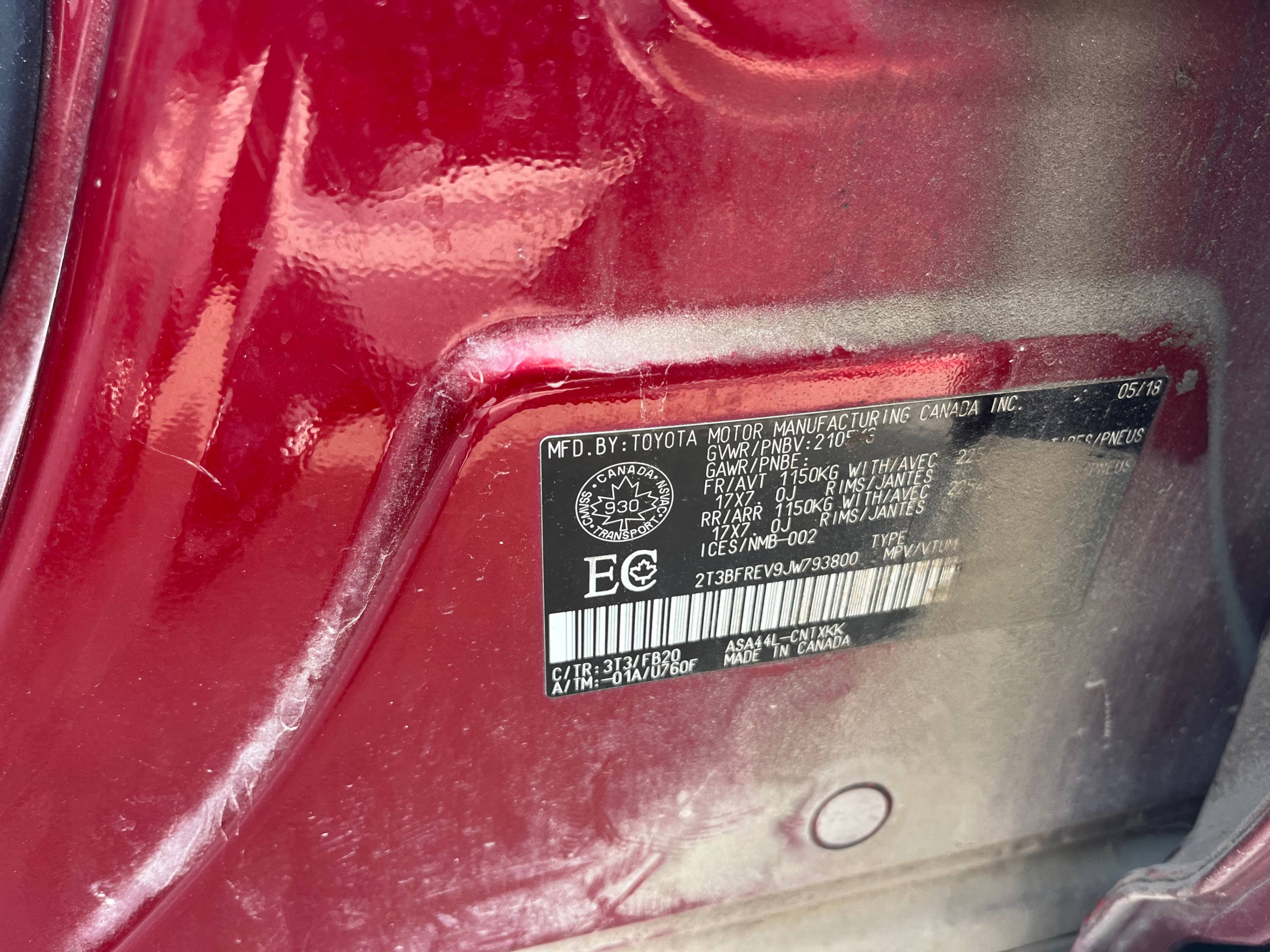 Photo 10 from auction – 2018 TOYOTA RAV4 LE with VIN 2T3BFREV9JW793800