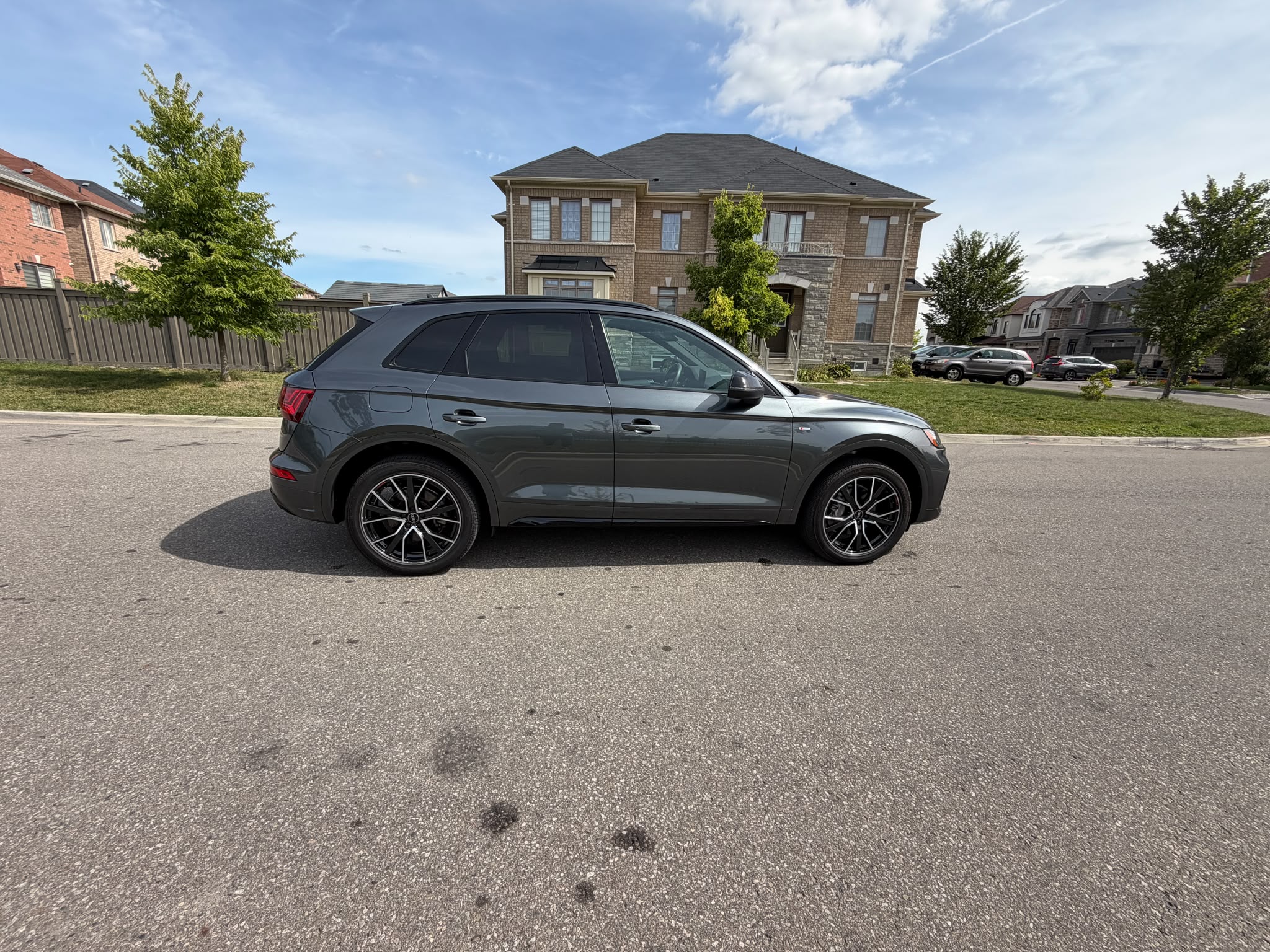 Photo 3 from auction – 2023 AUDI Q5 TECHNIK with VIN WA1FAAFY4P2017631