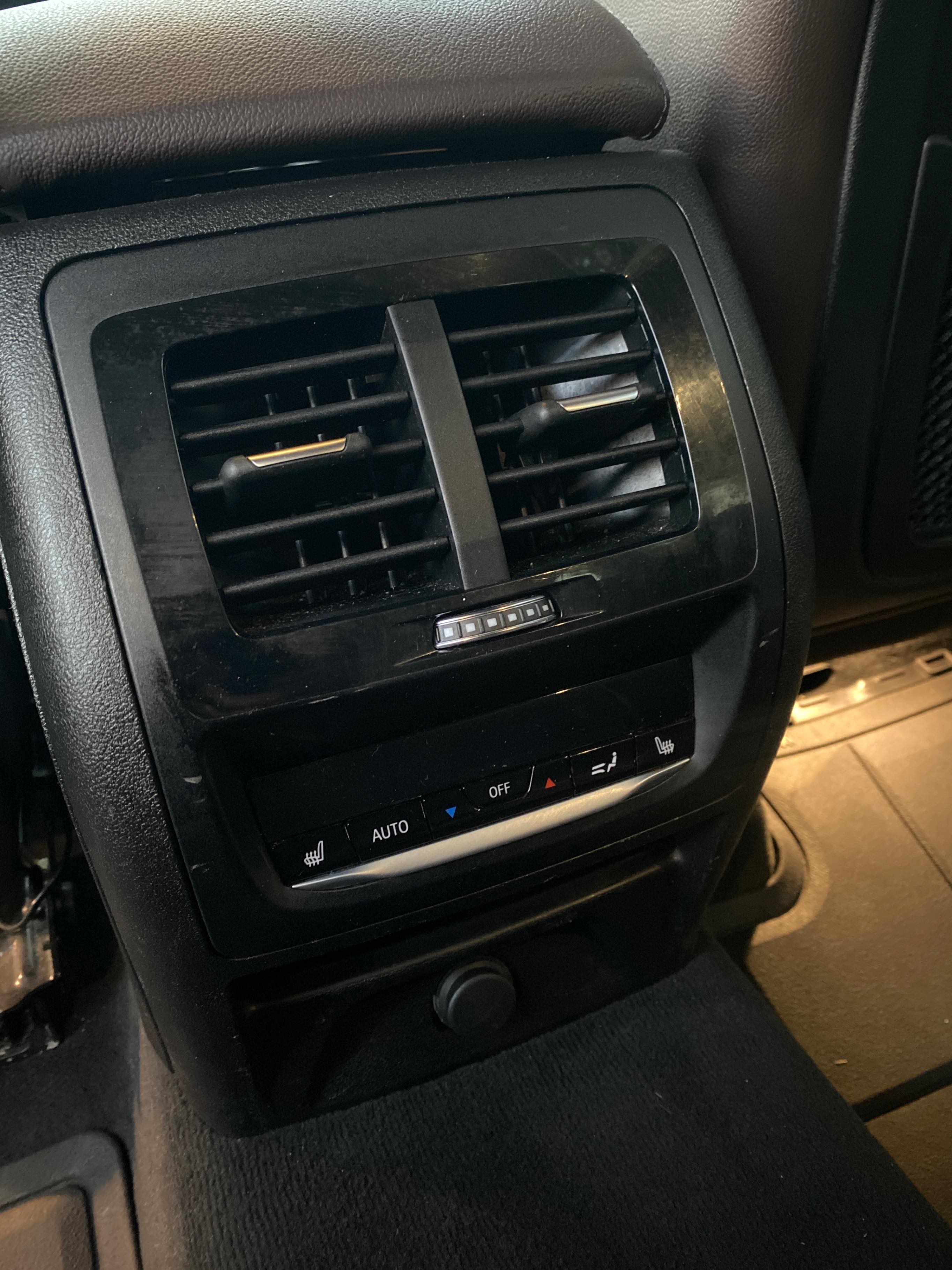 Photo 13 from auction – 2019 BMW X3 XDRIVE30I with VIN 5UXTR9C53KLR10207