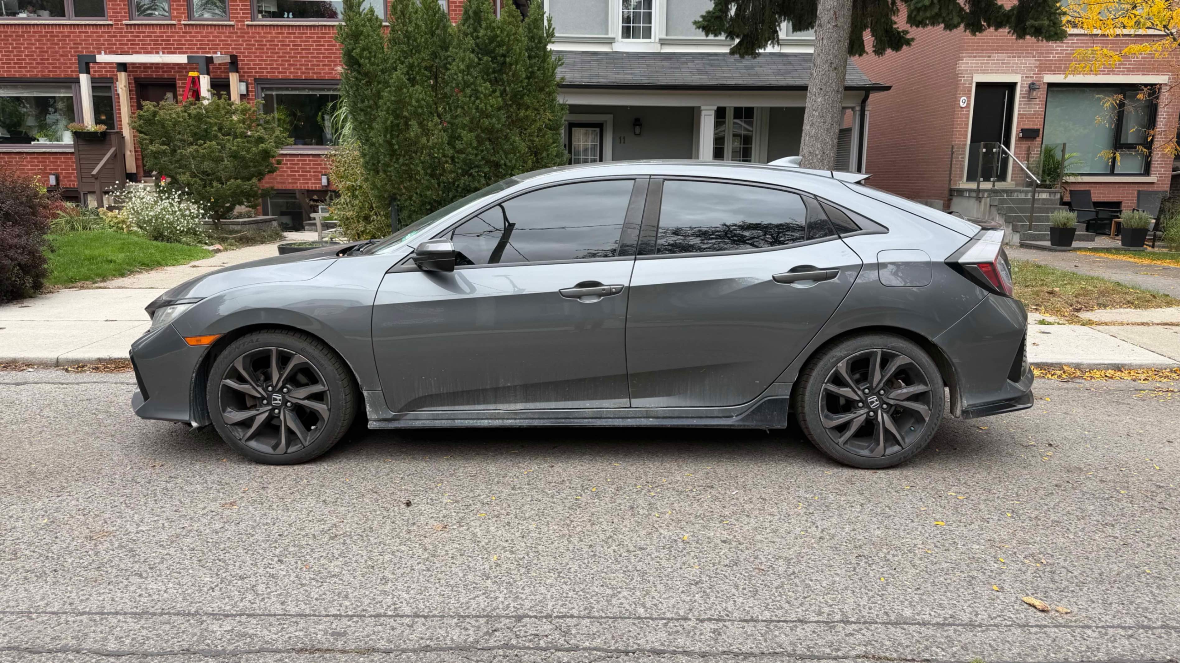 Снимка 2 от търг – 2017 HONDA CIVIC HATCHBACK SPORT с VIN SHHFK7H41HU309332