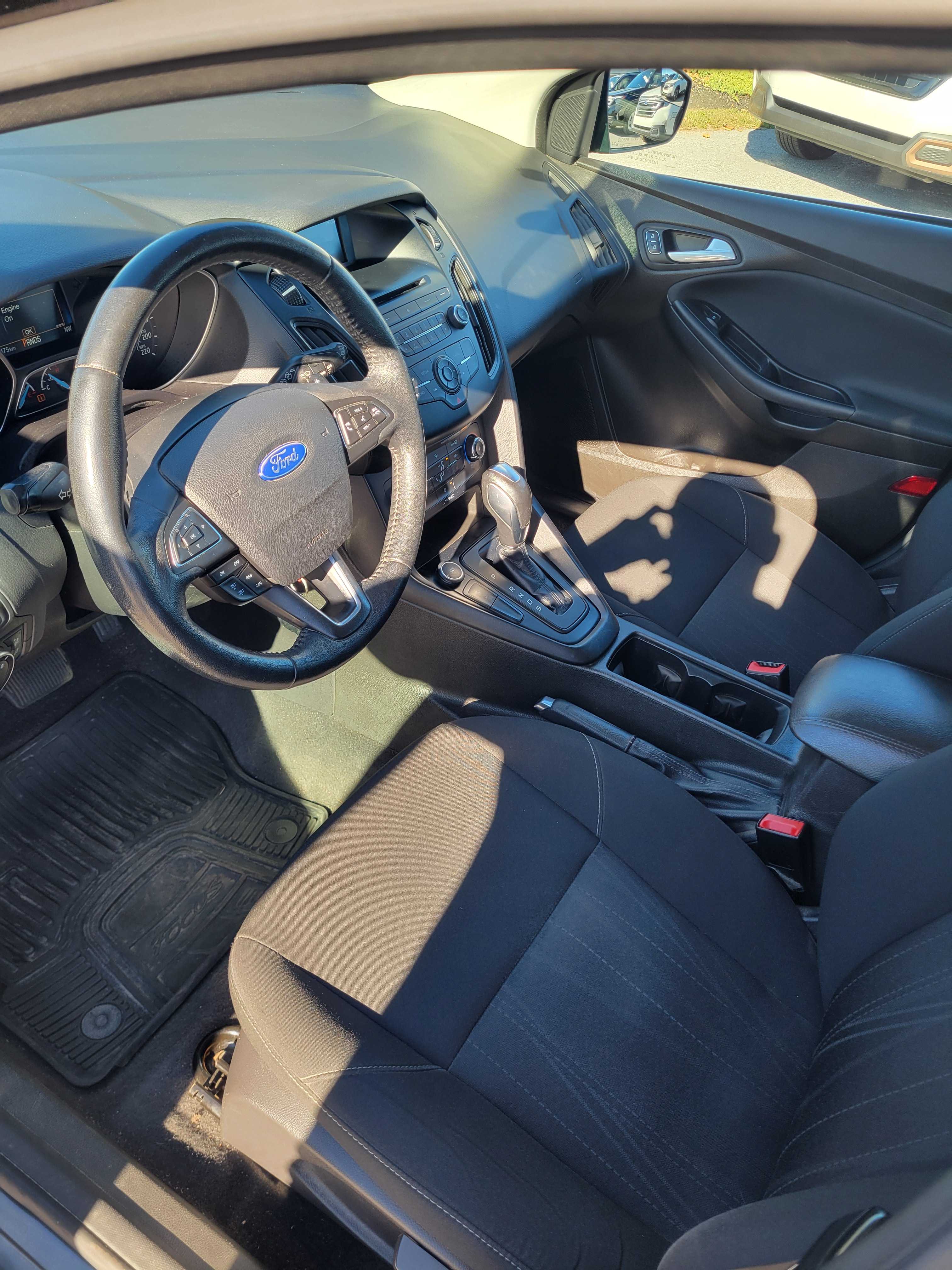 Снимка 5 от търг – 2016 FORD FOCUS SE с VIN 1FADP3K26GL291776
