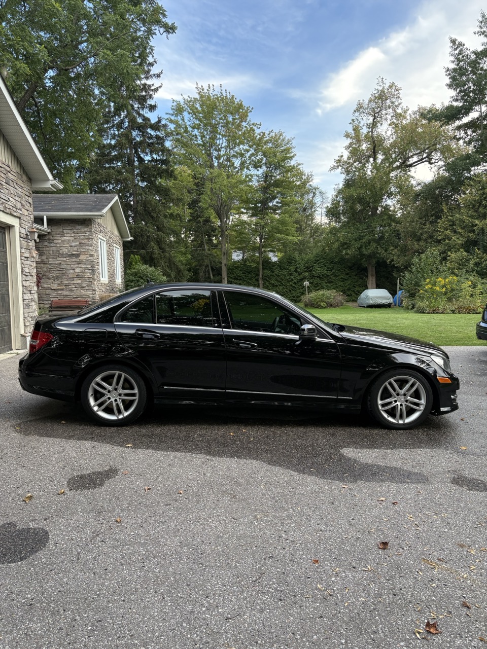 Photo 3 from auction – 2014 MERCEDES-BENZ C-CLASS C 300 with VIN WDDGF8AB8EA916847