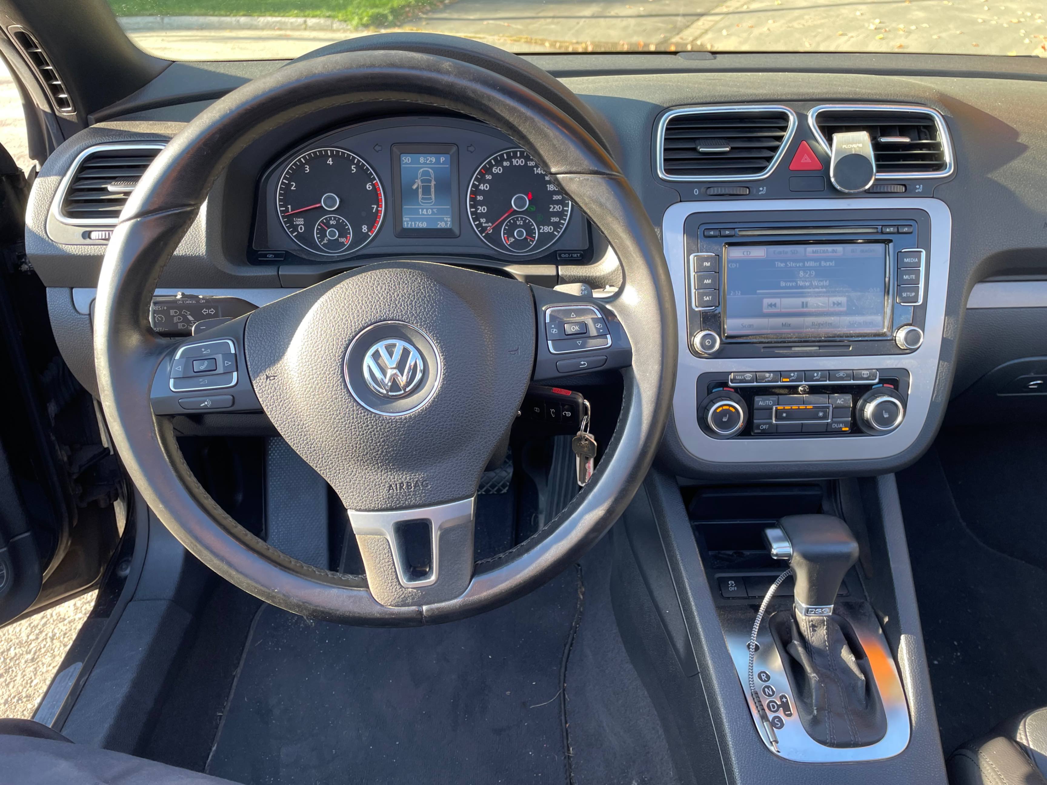 Photo 9 from auction – 2011 VOLKSWAGEN EOS HIGHLINE with VIN WVWHD7AH8BV003643