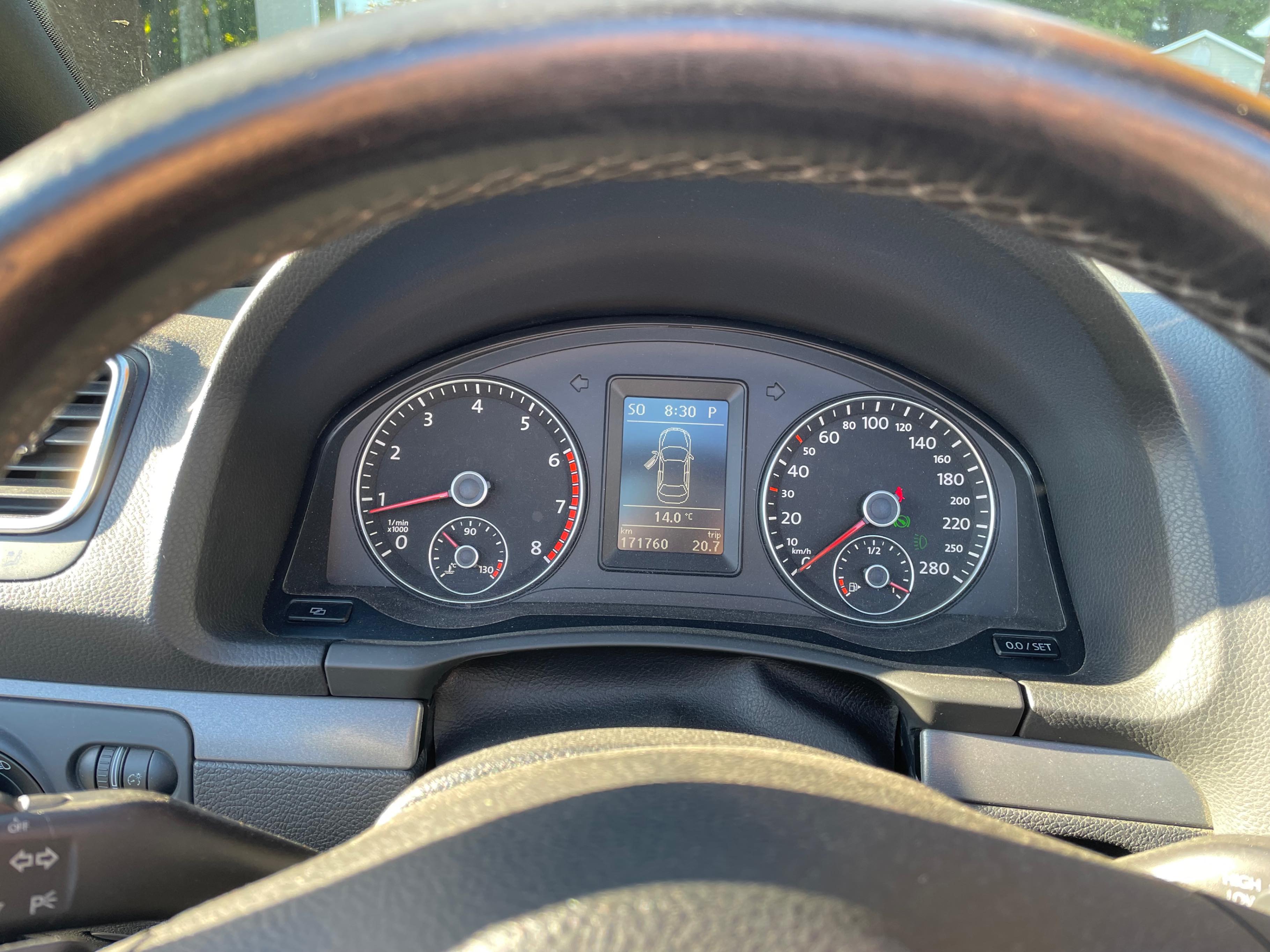 Photo 8 from auction – 2011 VOLKSWAGEN EOS HIGHLINE with VIN WVWHD7AH8BV003643