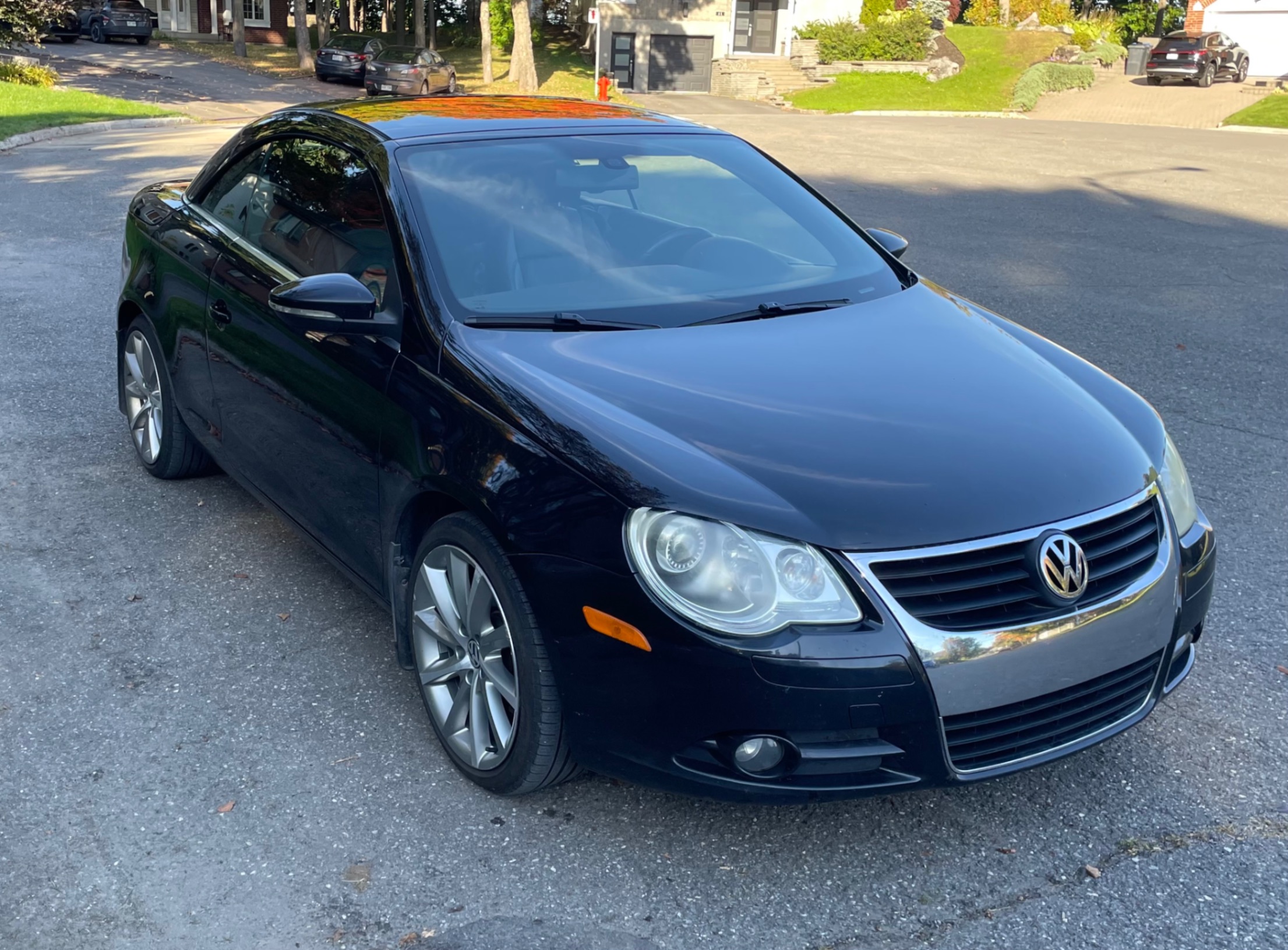 VOLKSWAGEN EOS HIGHLINE 2011 with VIN WVWHD7AH8BV003643 - Photo from auction