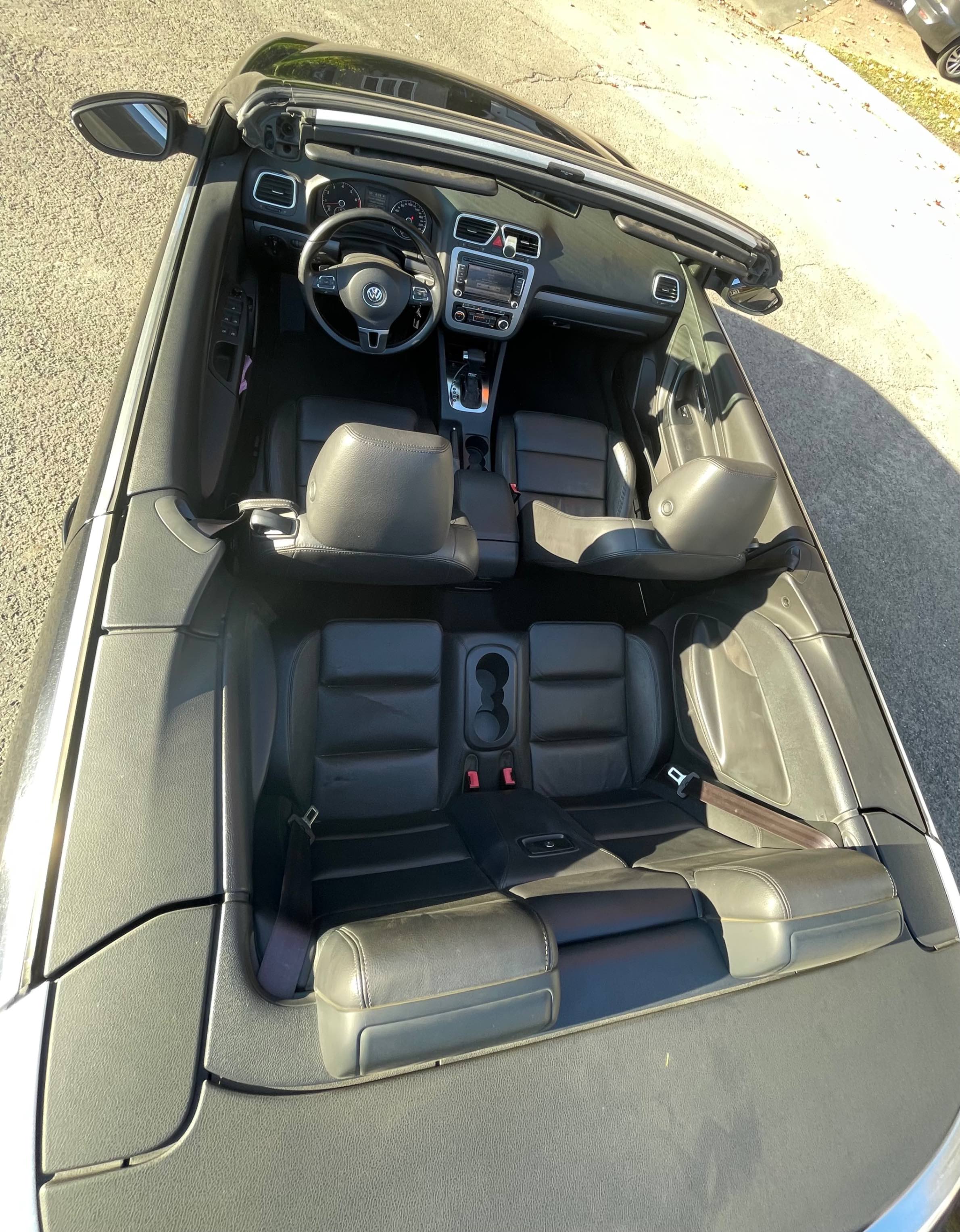 Photo 16 from auction – 2011 VOLKSWAGEN EOS HIGHLINE with VIN WVWHD7AH8BV003643