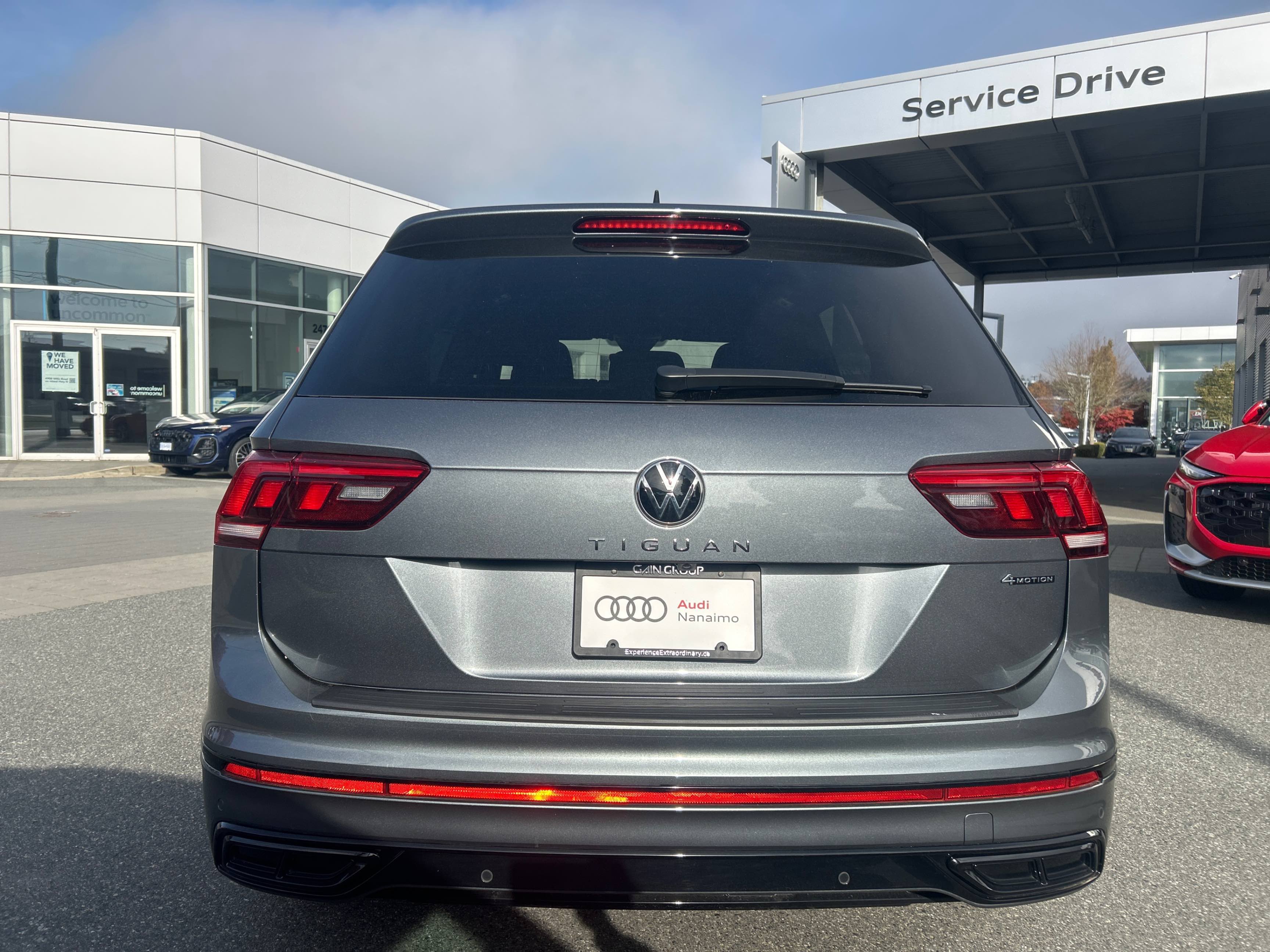 Снимка 4 от търг – 2024 VOLKSWAGEN TIGUAN COMFORTLINE R-LINE BLACK EDITION с VIN 3VV8B7AXXRM013285