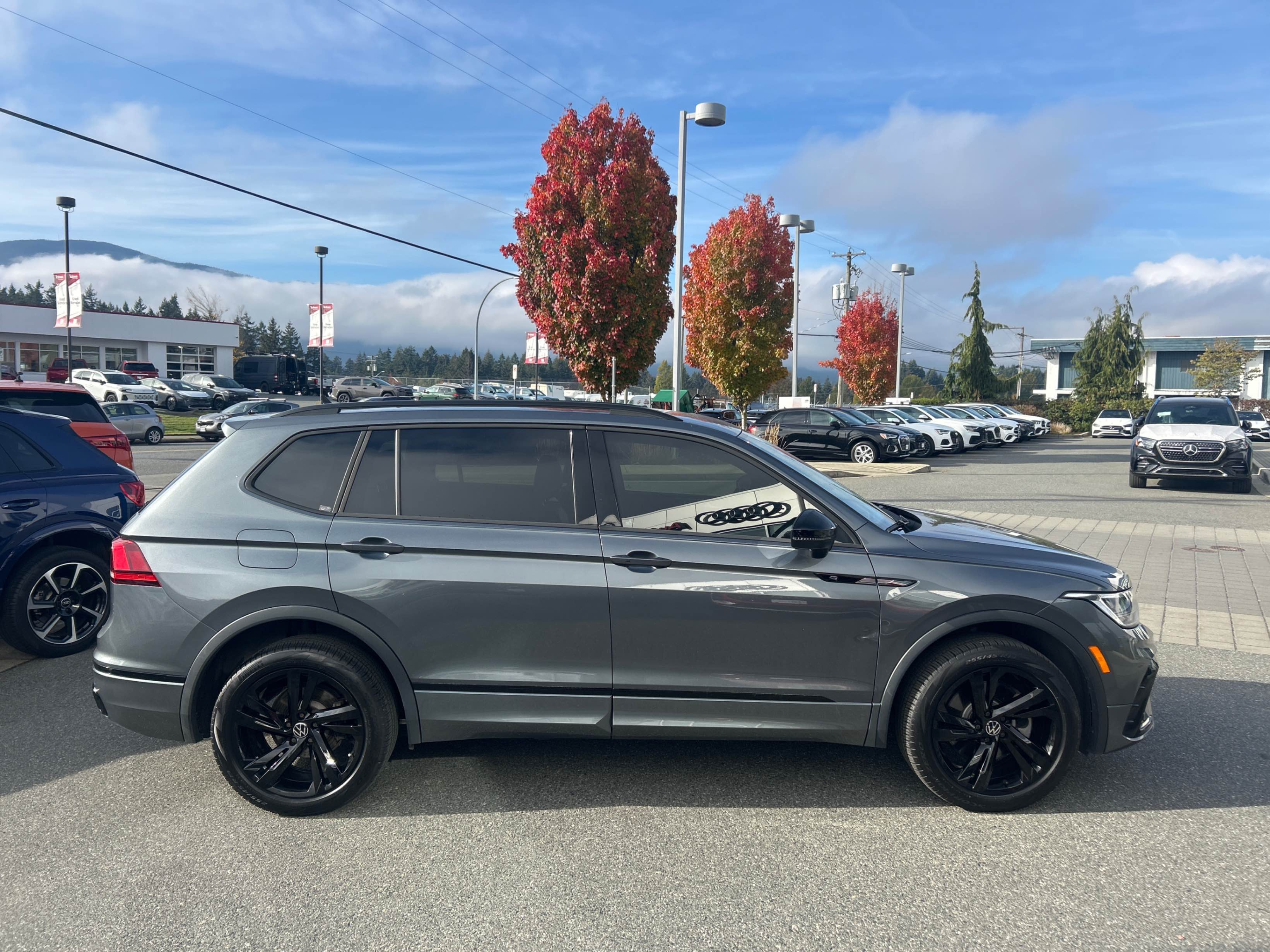 Снимка 3 от търг – 2024 VOLKSWAGEN TIGUAN COMFORTLINE R-LINE BLACK EDITION с VIN 3VV8B7AXXRM013285
