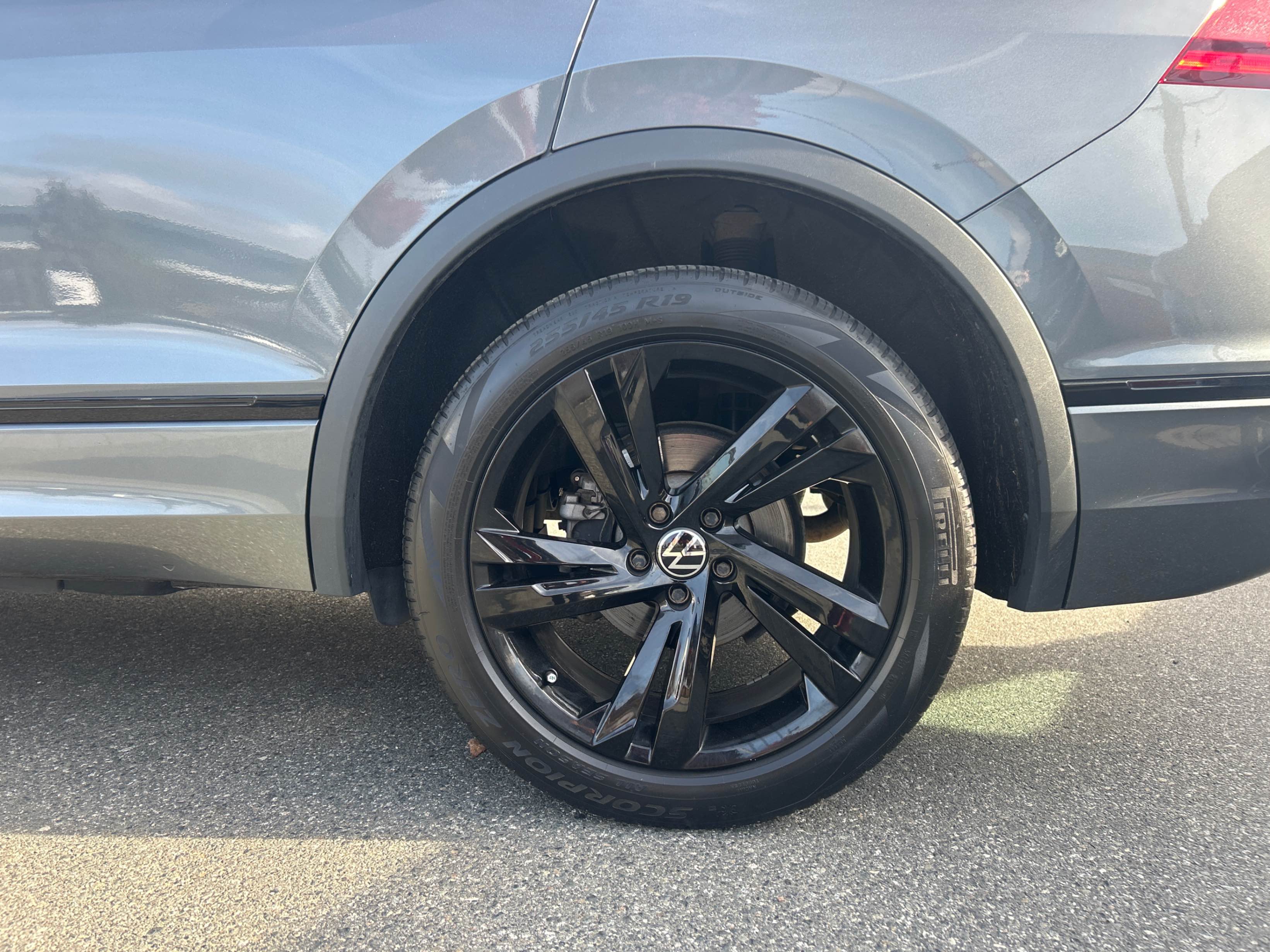 Снимка 7 от търг – 2024 VOLKSWAGEN TIGUAN COMFORTLINE R-LINE BLACK EDITION с VIN 3VV8B7AXXRM013285