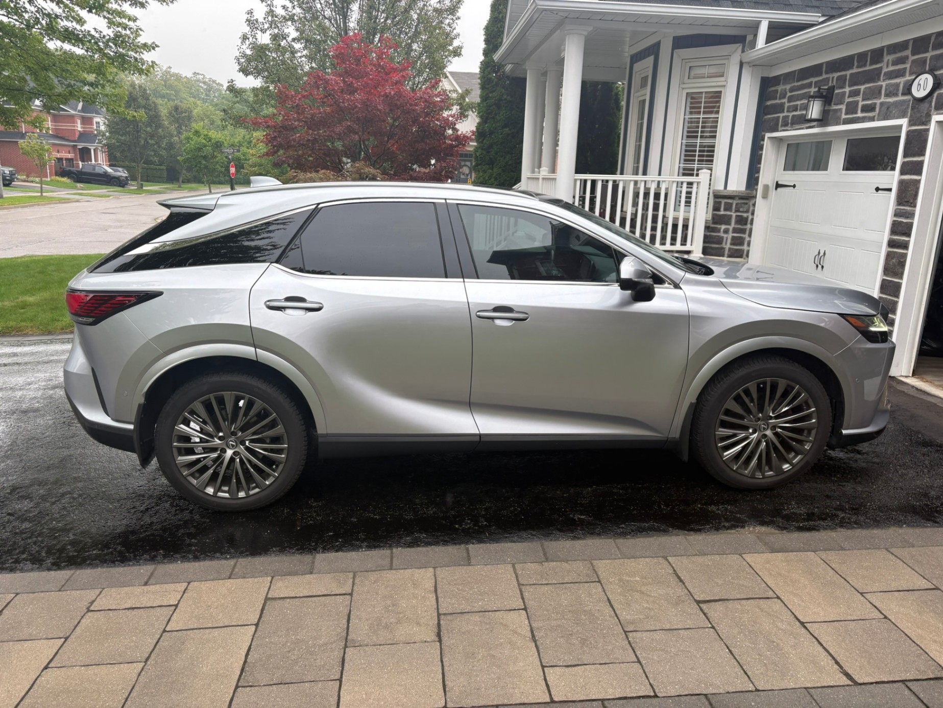 Photo 3 from auction – 2023 LEXUS RX RX 350H with VIN 2T2BBMCA3PC003212