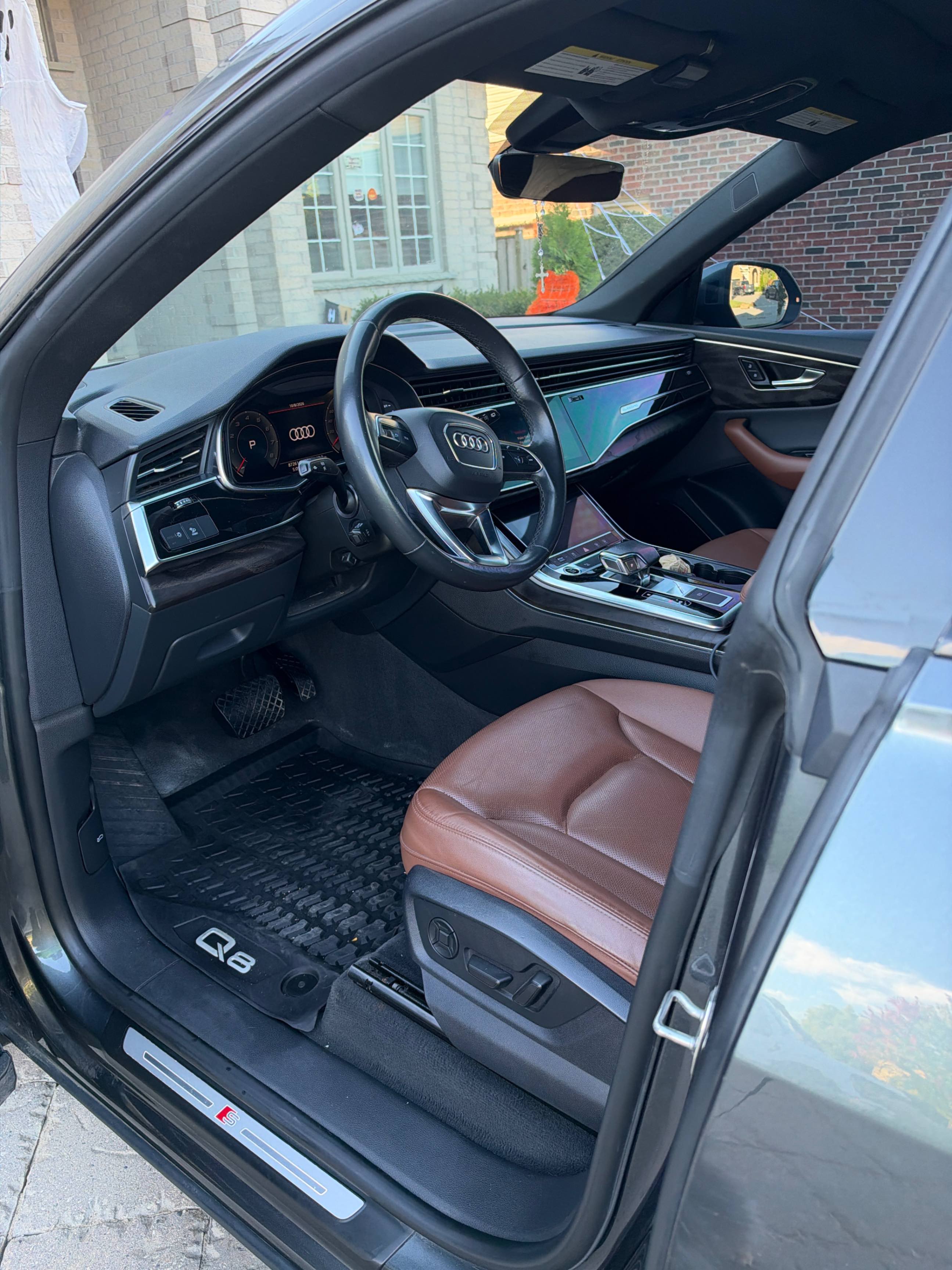 Photo 4 from auction – 2021 AUDI Q8 PROGRESSIV with VIN WA1DVAF12MD037813