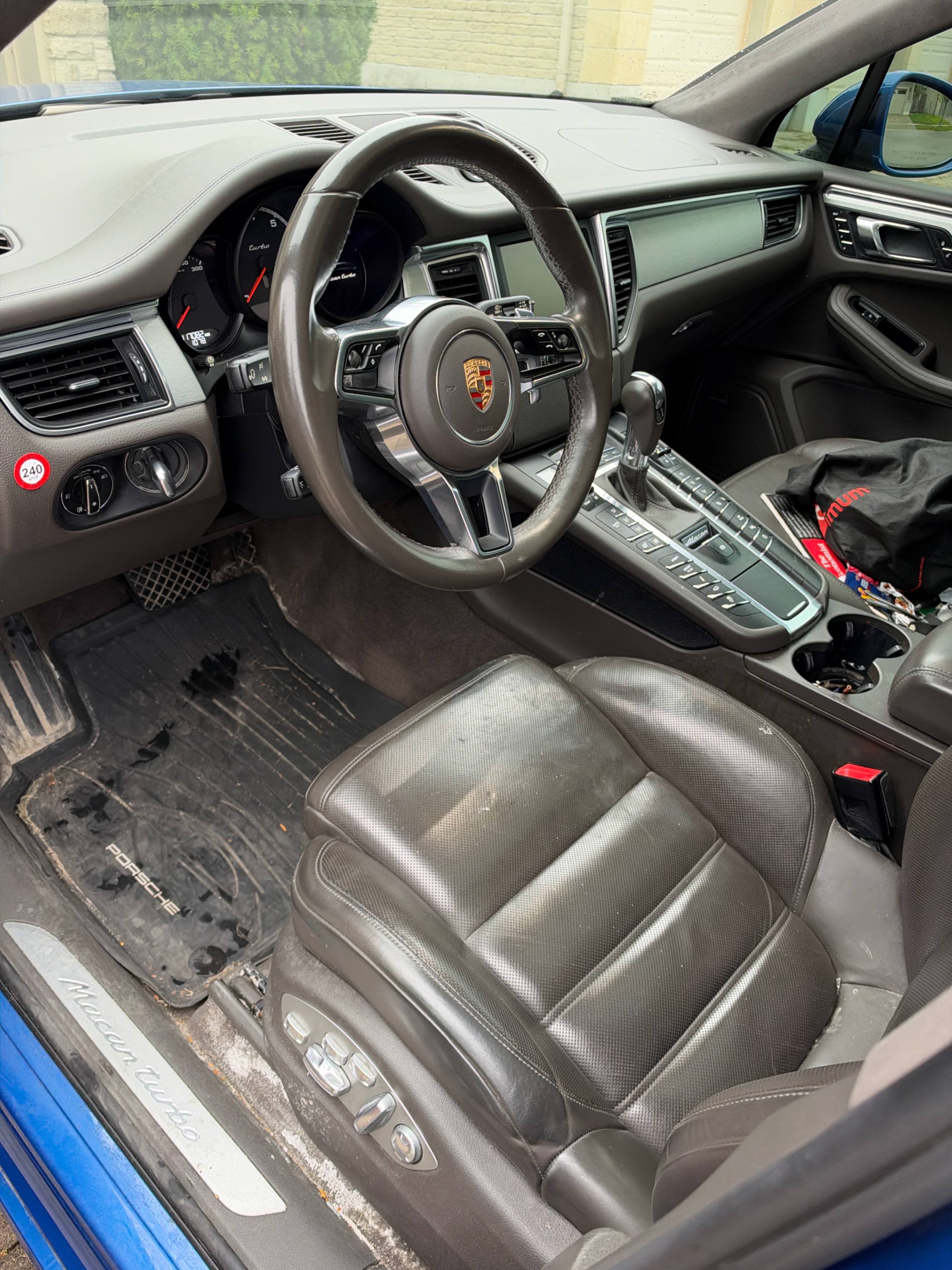 Photo 5 from auction – 2015 PORSCHE MACAN TURBO with VIN WP1AF1A51FLB99620