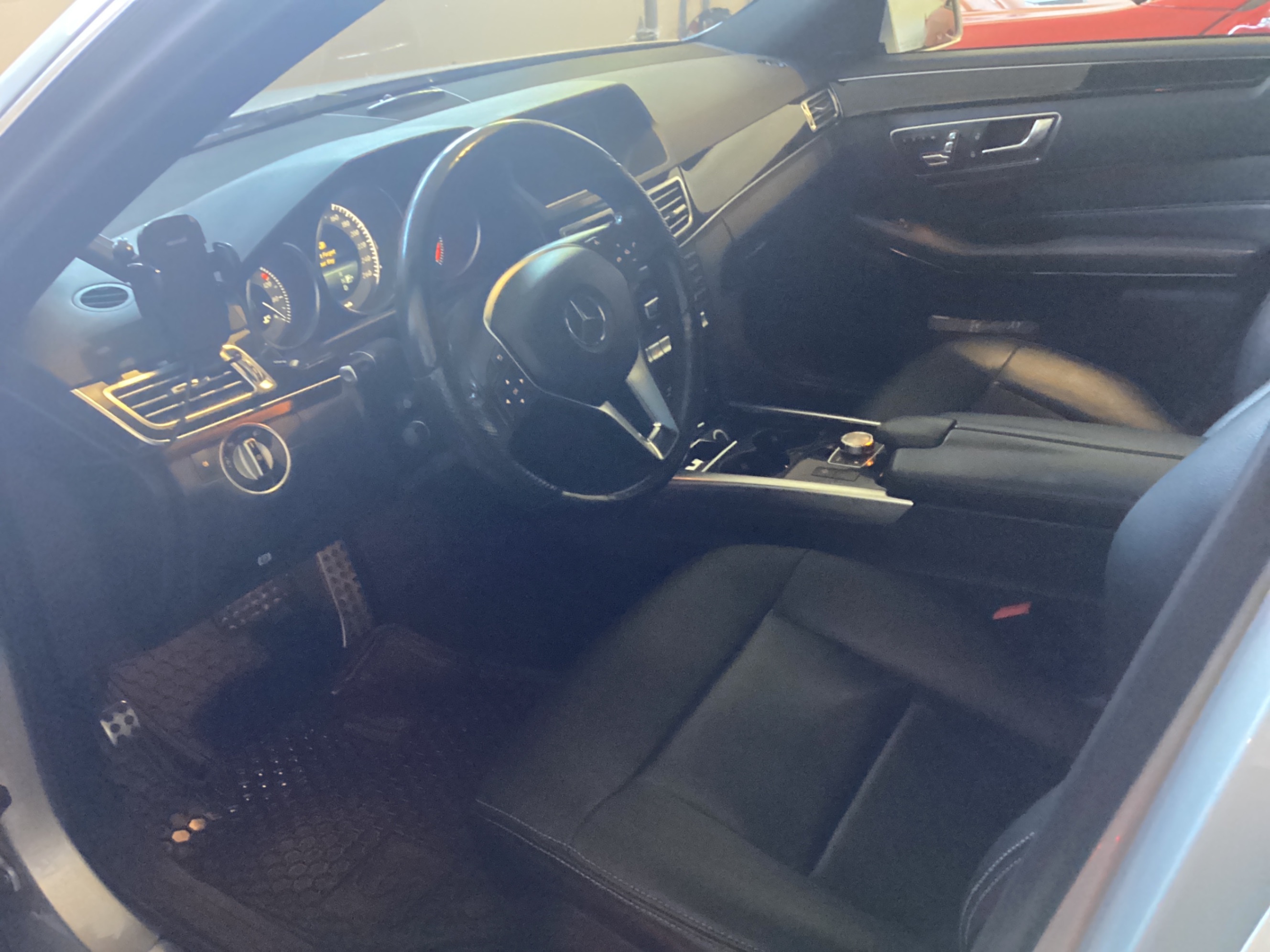 Photo 5 from auction – 2014 MERCEDES-BENZ E-CLASS E 250 BLUETEC with VIN WDDHF9HB3EB077023