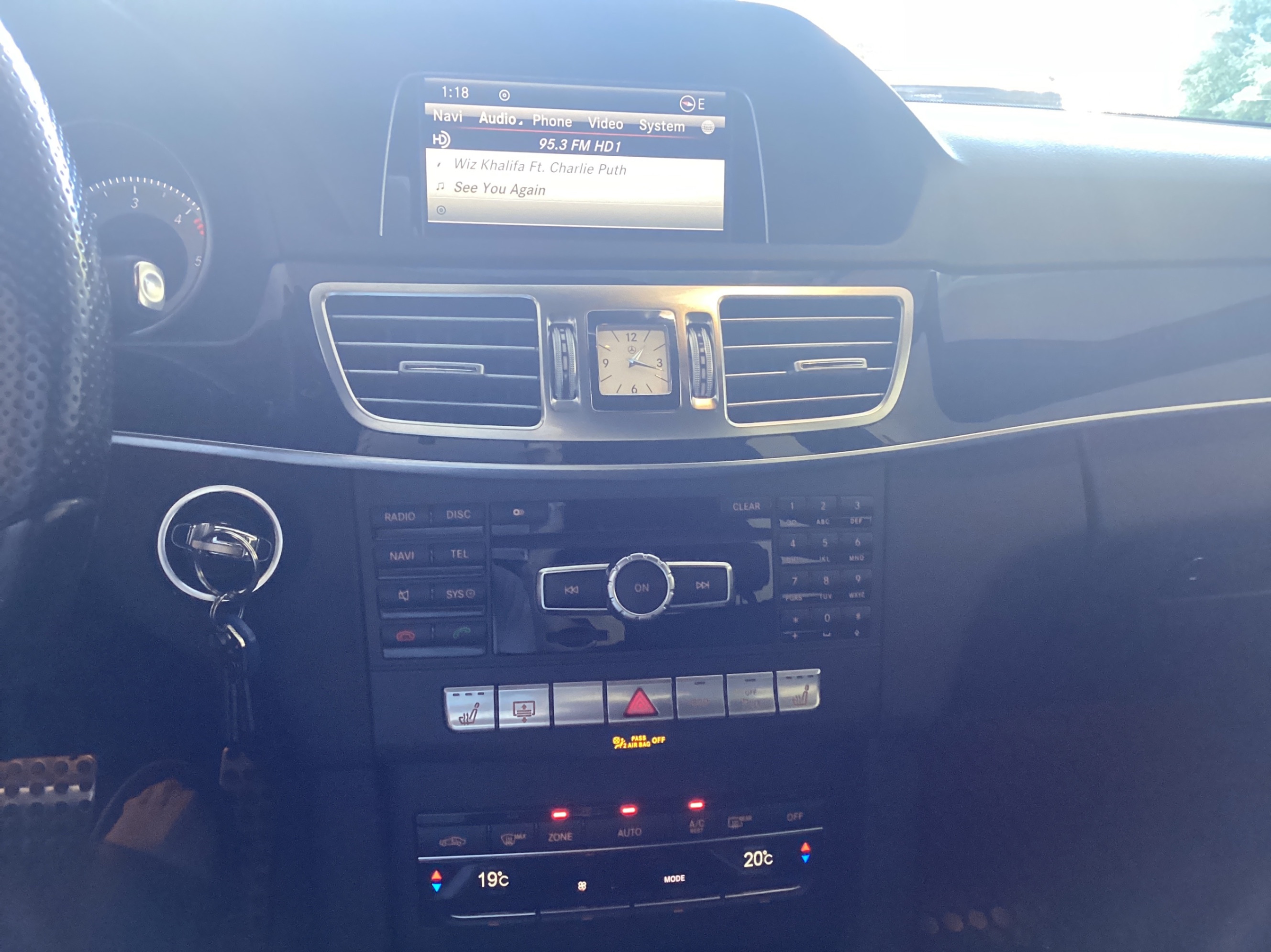 Photo 9 from auction – 2014 MERCEDES-BENZ E-CLASS E 250 BLUETEC with VIN WDDHF9HB3EB077023