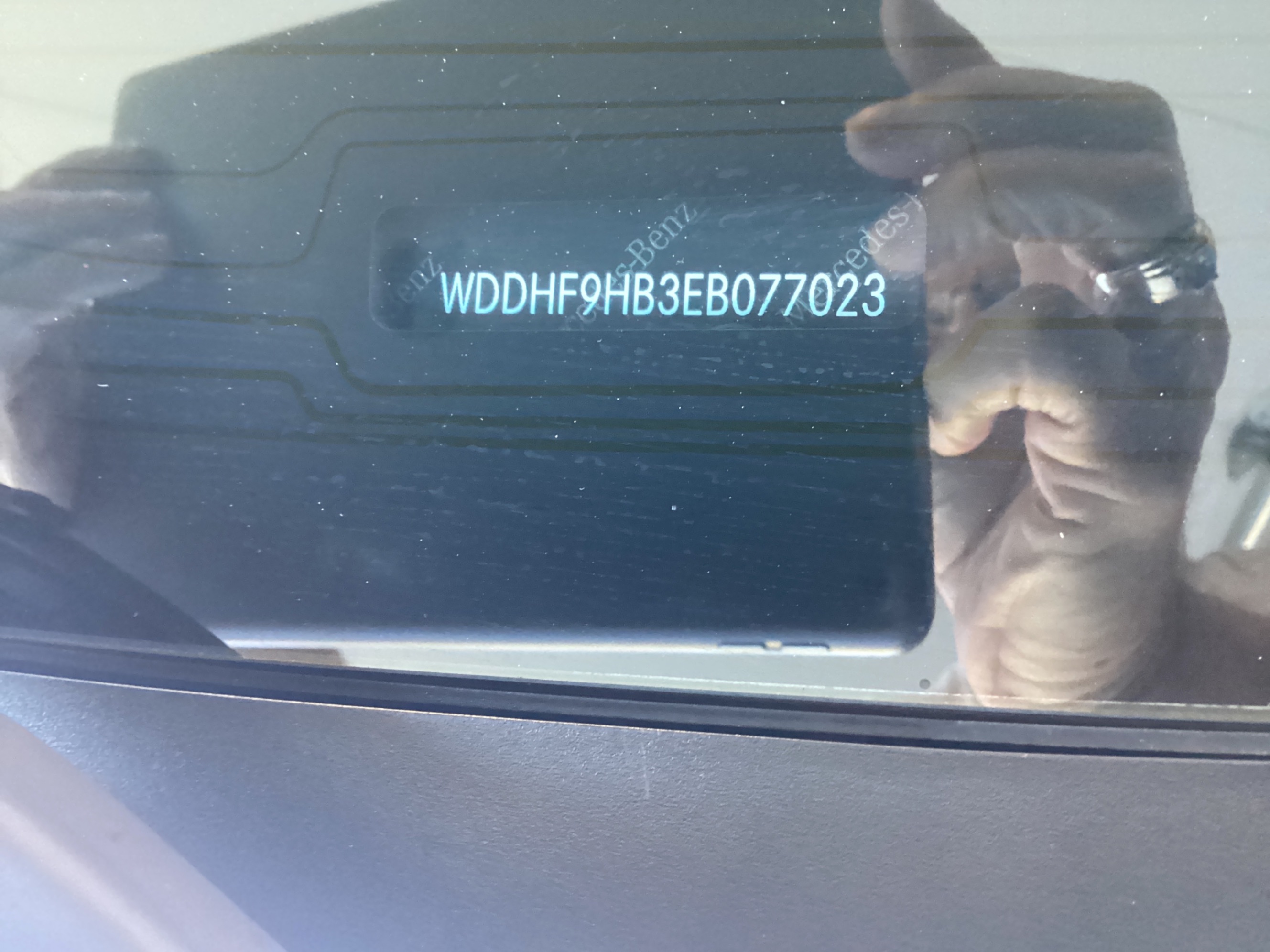 Photo 10 from auction – 2014 MERCEDES-BENZ E-CLASS E 250 BLUETEC with VIN WDDHF9HB3EB077023