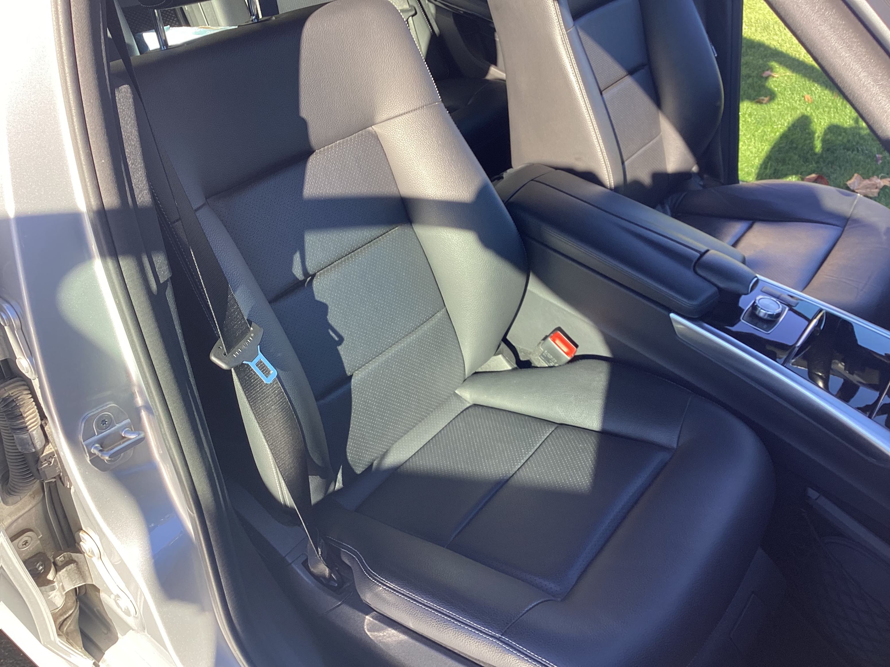 Photo 12 from auction – 2014 MERCEDES-BENZ E-CLASS E 250 BLUETEC with VIN WDDHF9HB3EB077023
