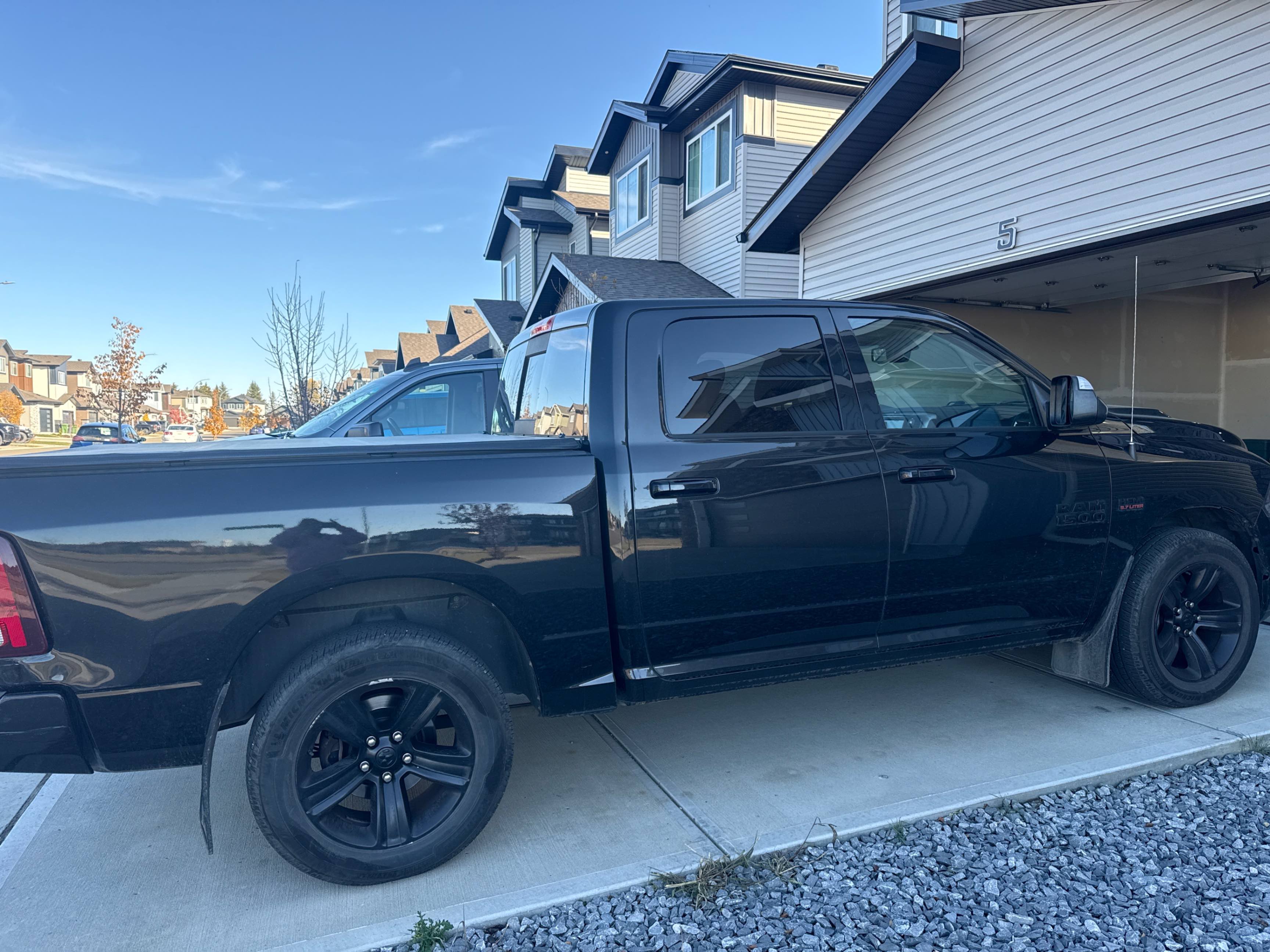 Photo 3 from auction – 2015 RAM 1500 SPORT with VIN 1C6RR7MT1FS767449