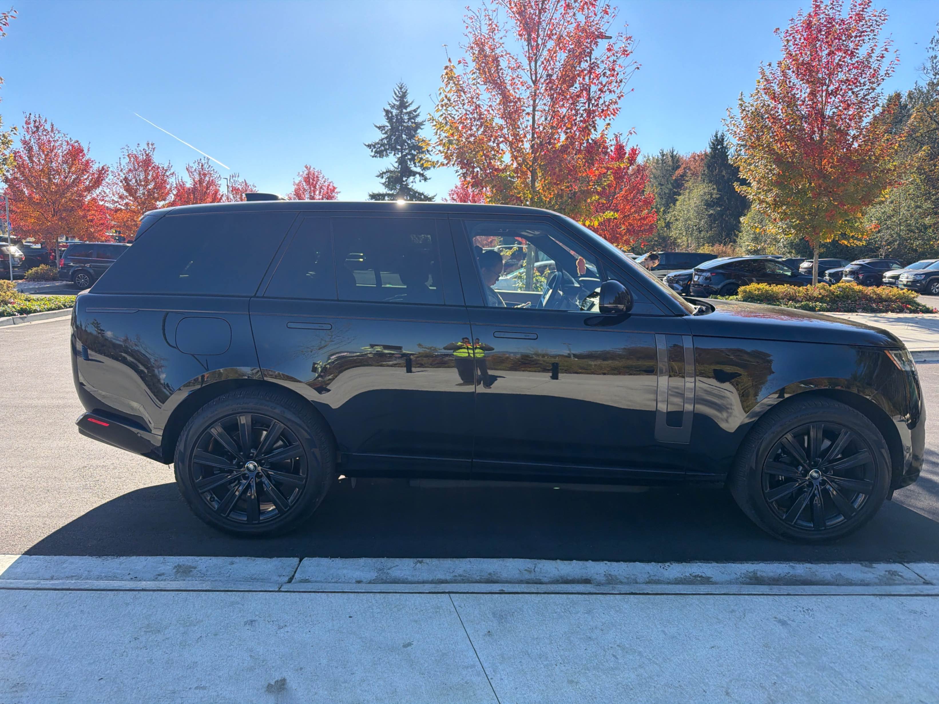 Снимка 3 от търг – 2025 LAND ROVER RANGE ROVER SE с VIN SALKP9F46SA304779