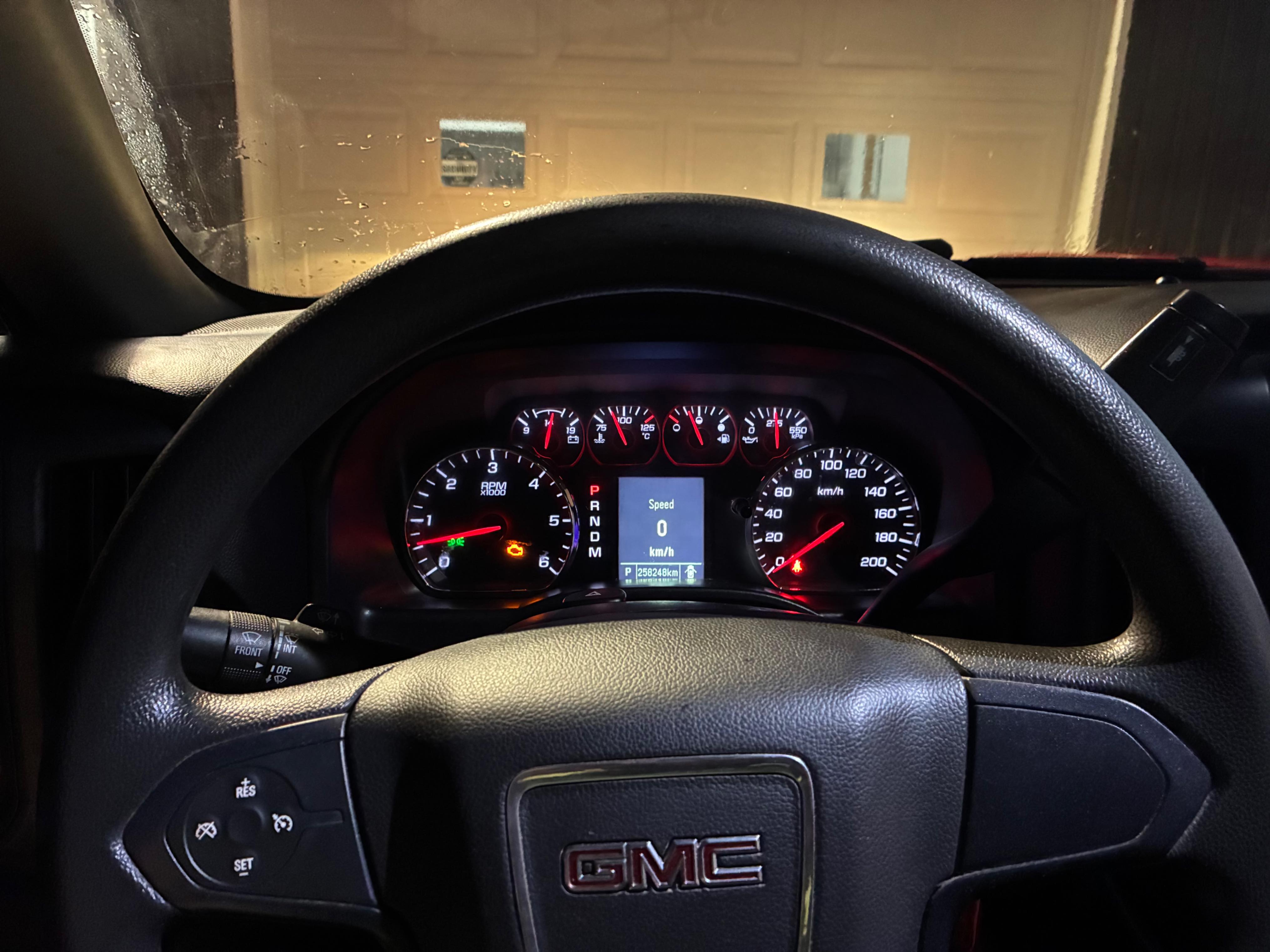 Снимка 8 от търг – 2015 GMC SIERRA 1500 4WD CREW CAB с VIN 3GTU2TEC7FG303653