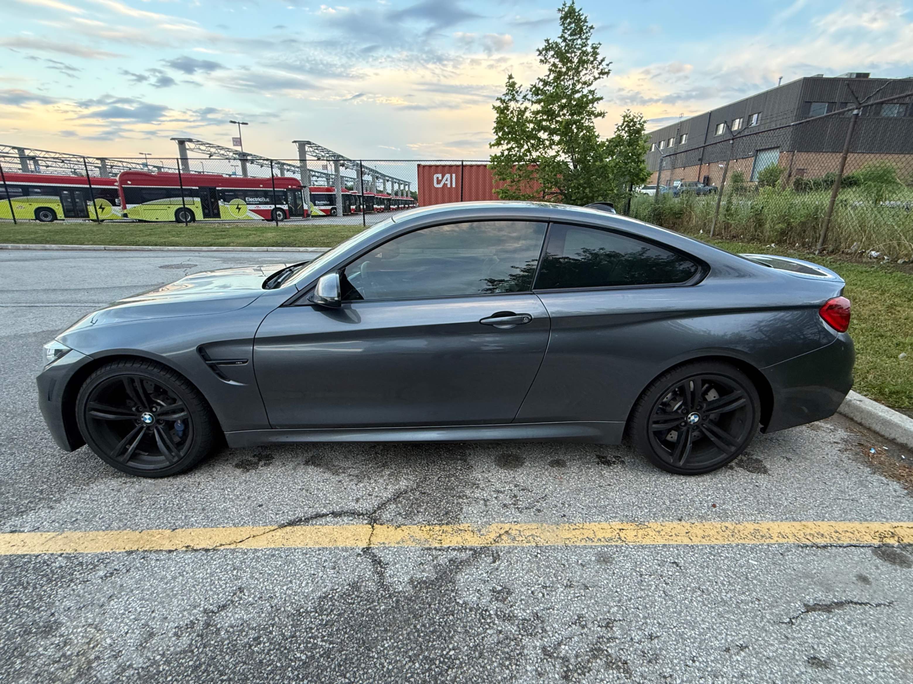 Photo 2 from auction – 2018 BMW M4 COUPE with VIN WBS4Y9C52JAC87323
