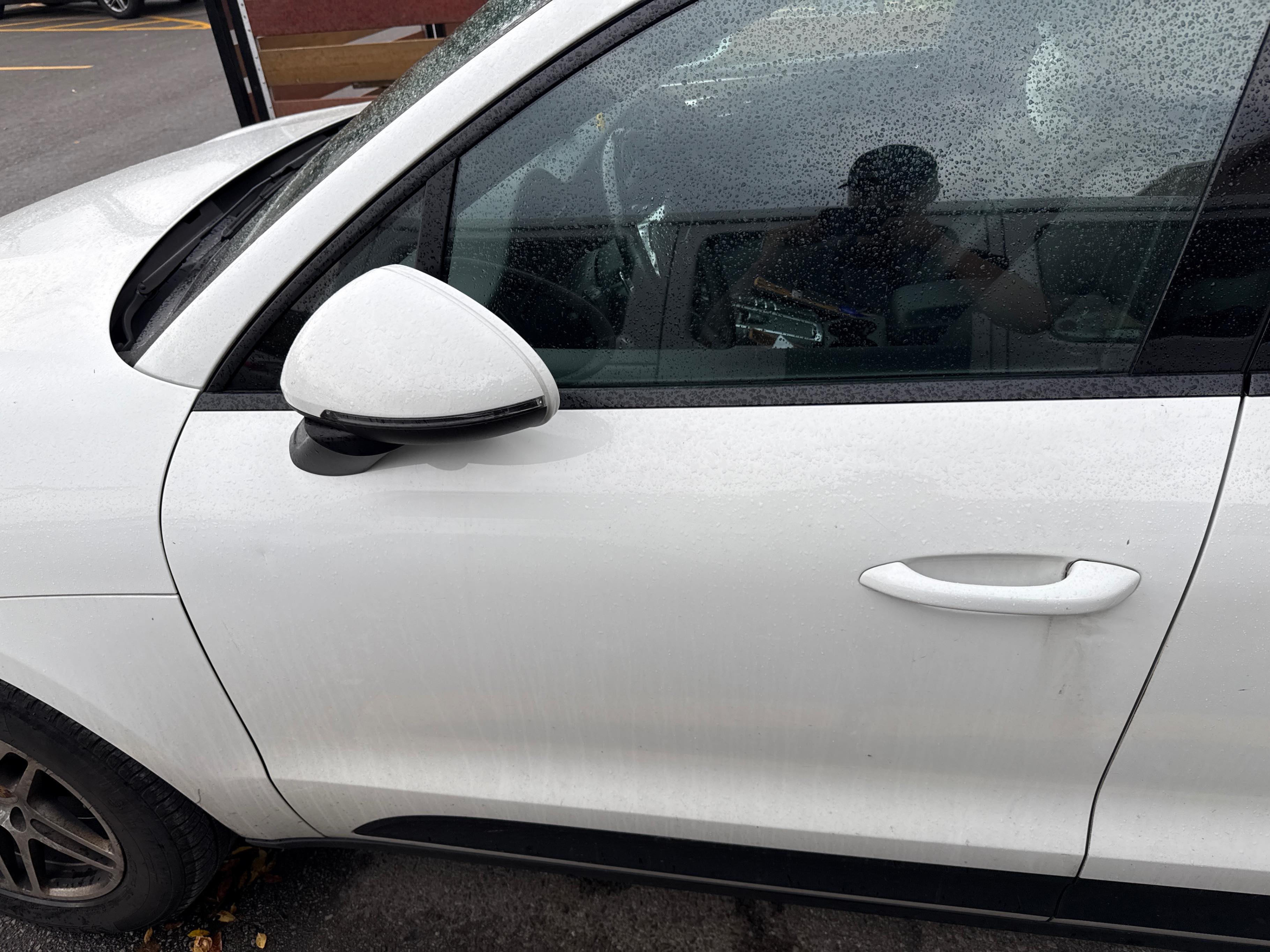 Photo 2 from auction – 2018 PORSCHE MACAN AWD with VIN WP1AA2A58JLB18870