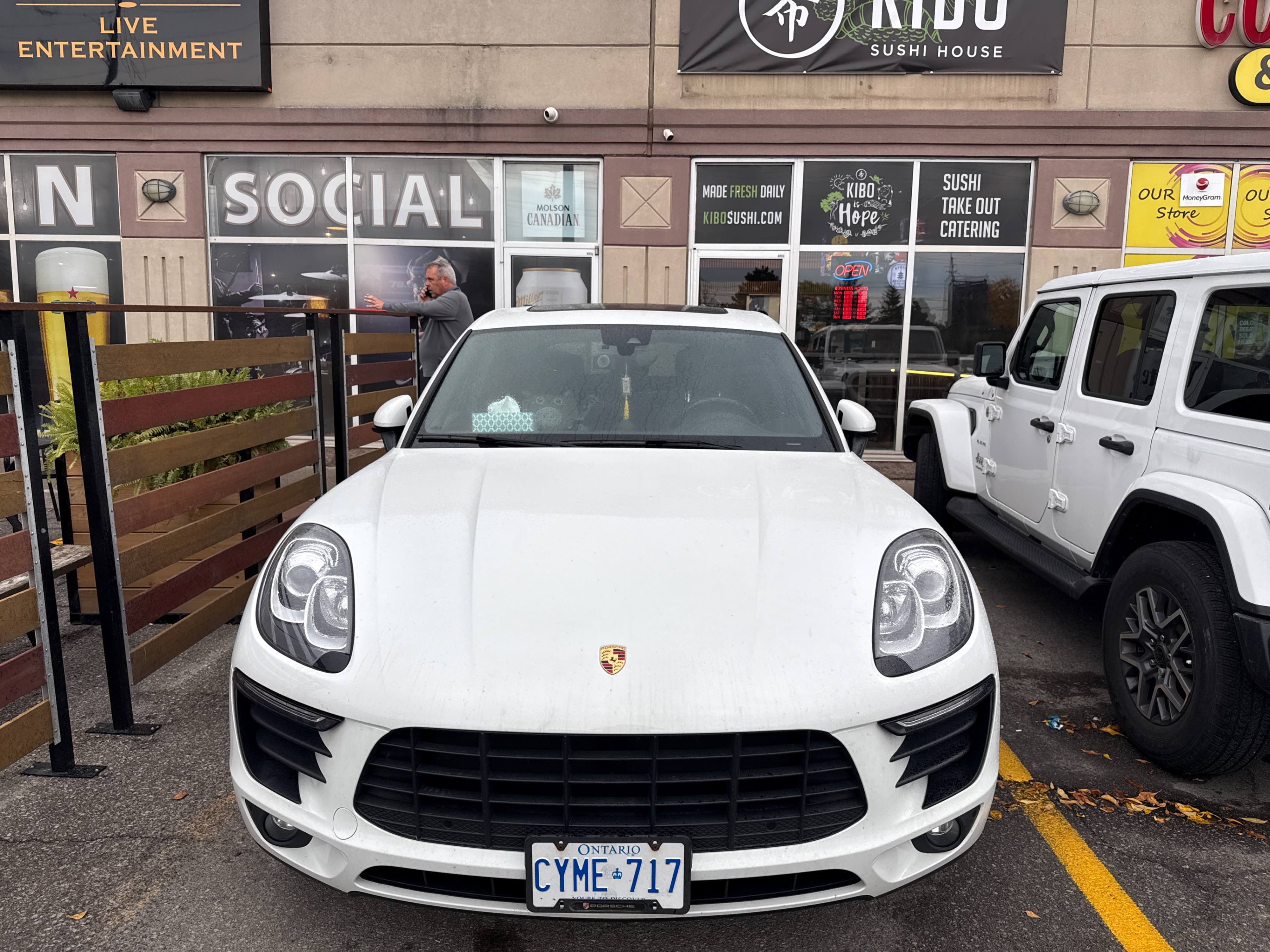 Photo 4 from auction – 2018 PORSCHE MACAN AWD with VIN WP1AA2A58JLB18870
