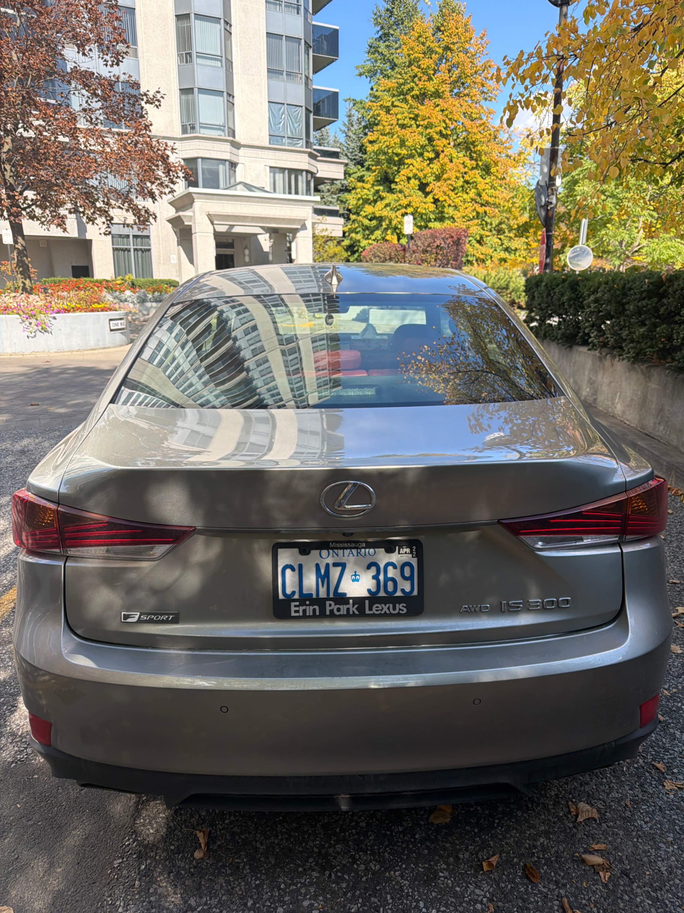 Photo 4 from auction – 2020 LEXUS IS IS 300 with VIN JTHG81F23L5040388