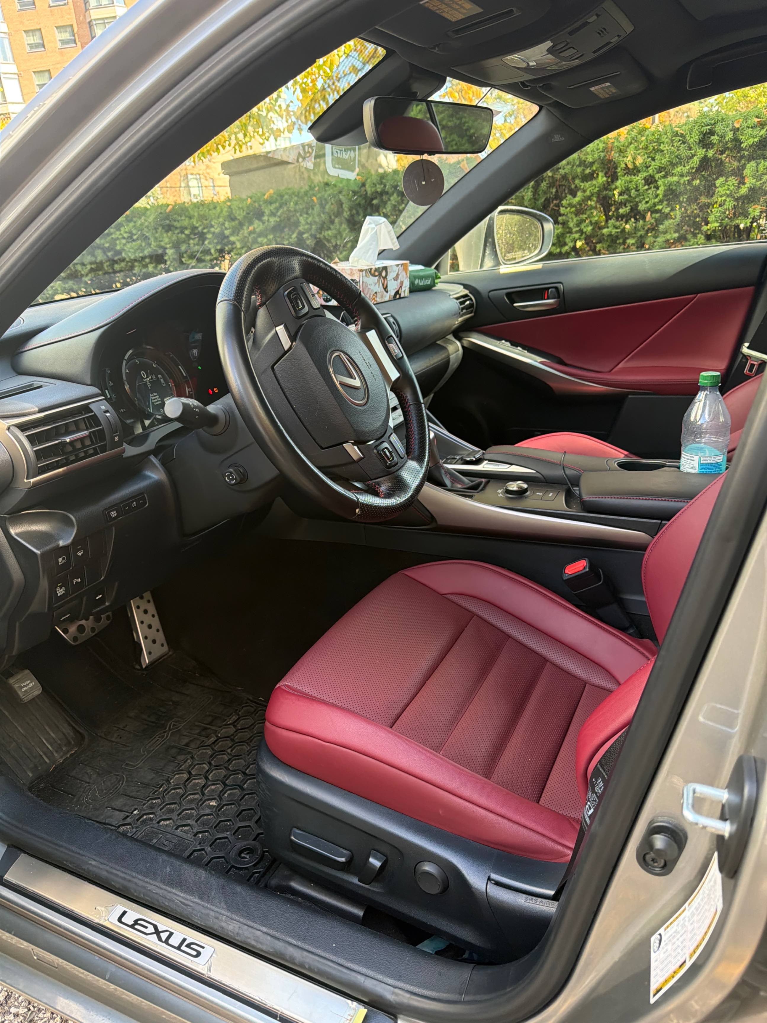 Photo 5 from auction – 2020 LEXUS IS IS 300 with VIN JTHG81F23L5040388