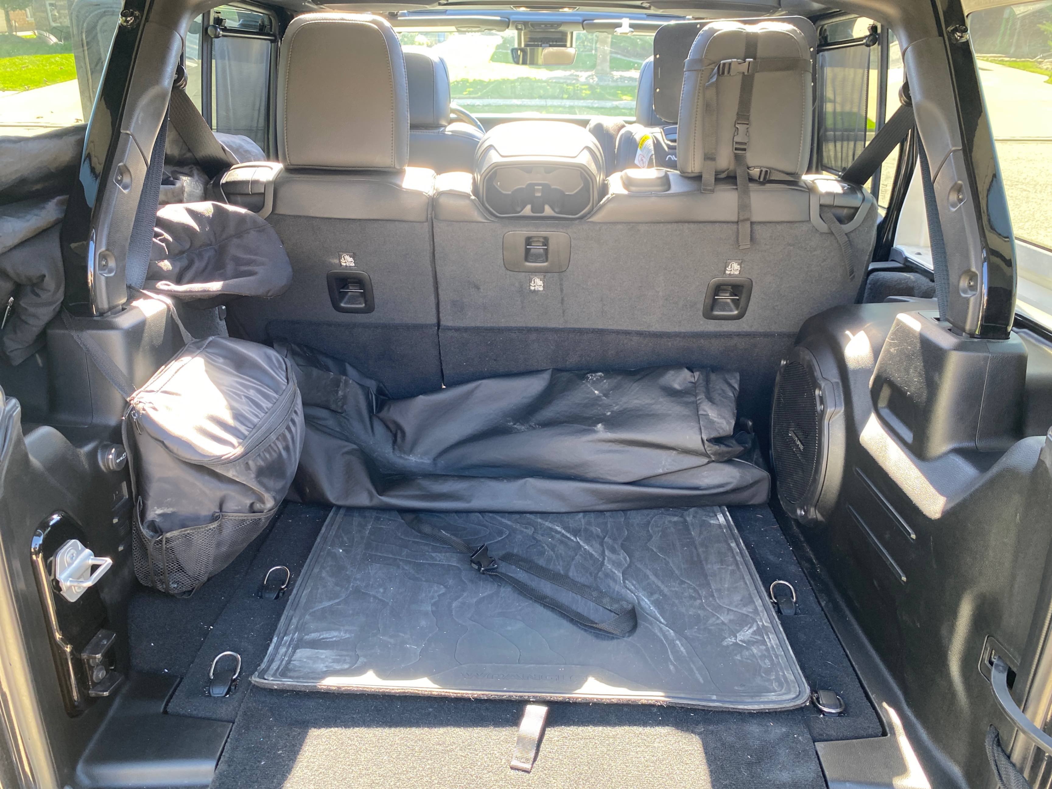 Снимка 13 от търг – 2021 JEEP WRANGLER UNLIMITED HIGH ALTITUDE с VIN 1C4HJXEG1MW541351
