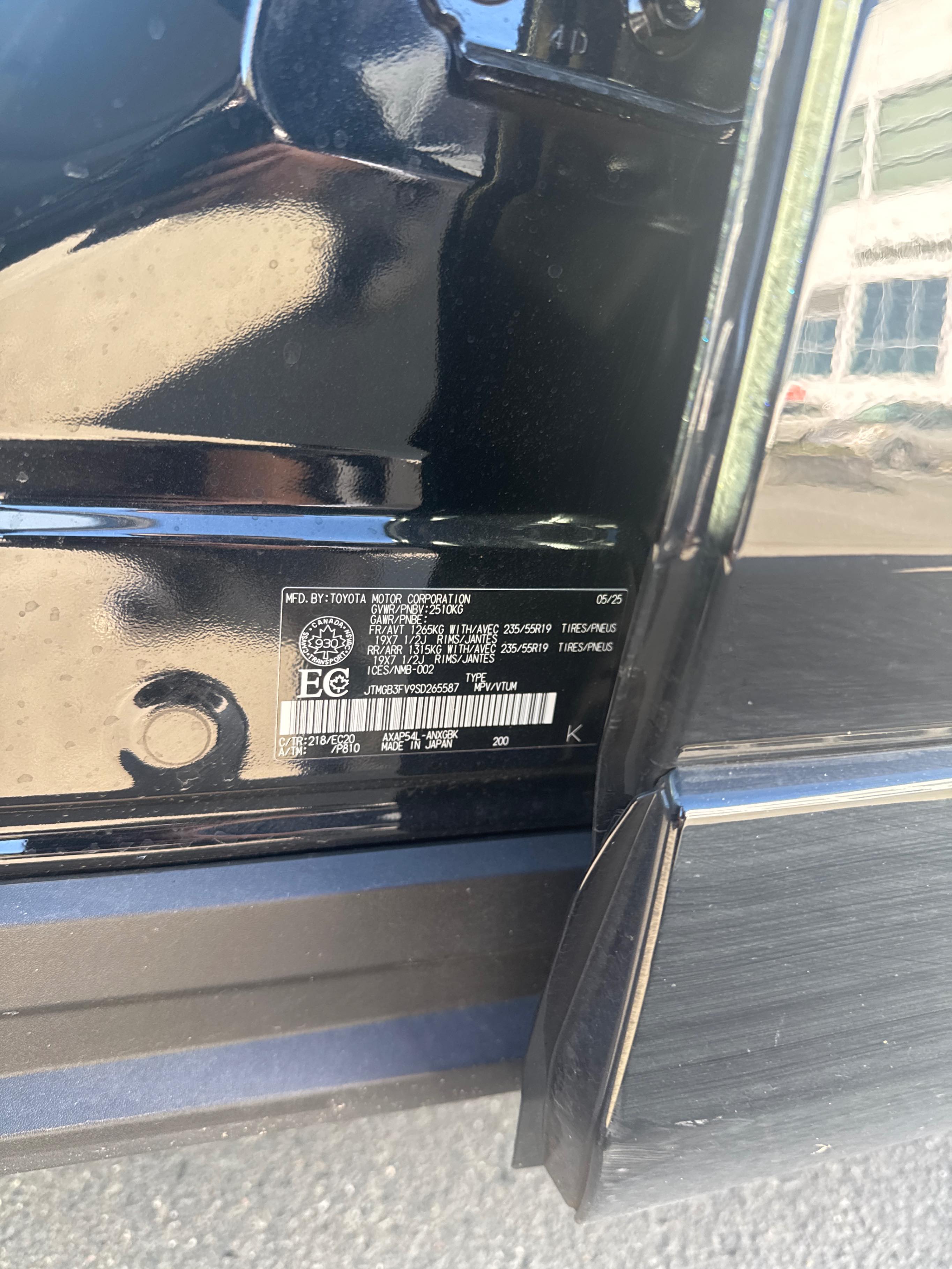 Снимка 11 от търг – 2025 TOYOTA RAV4 PLUG-IN HYBRID AWD с VIN JTMGB3FV9SD265587