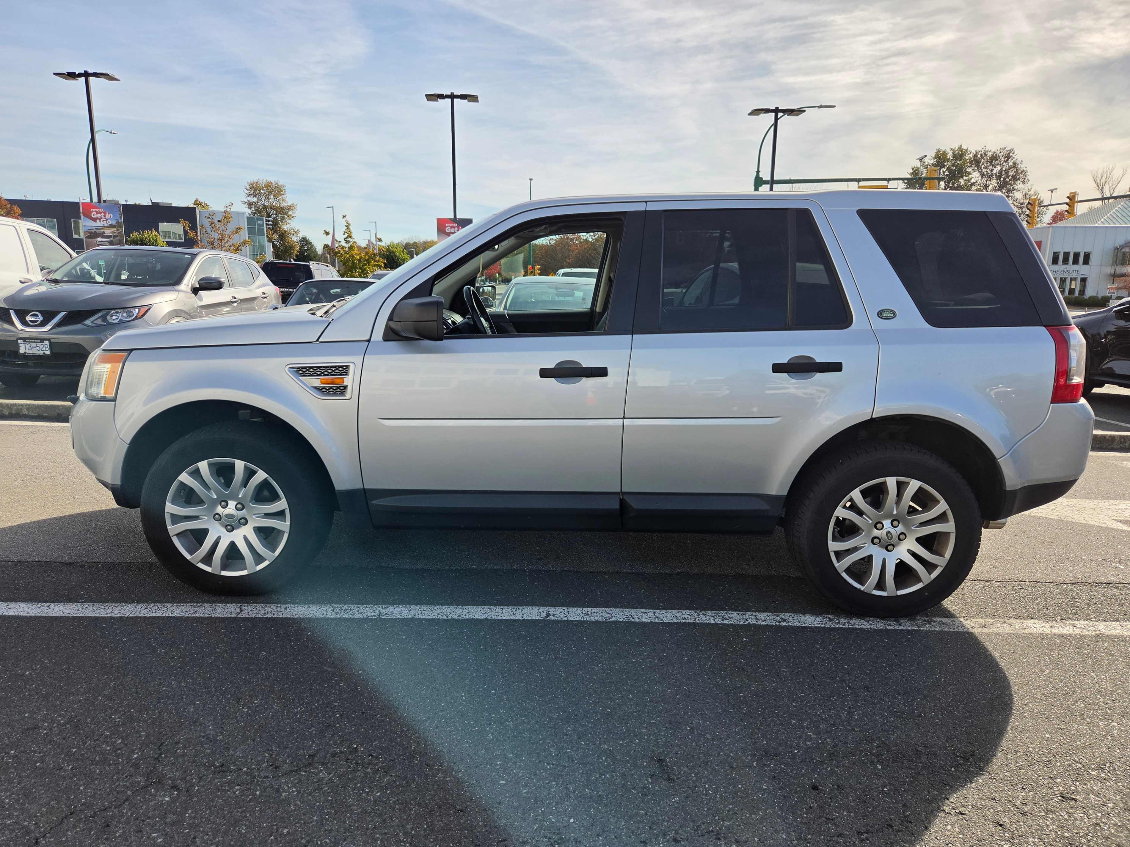 Снимка 2 от търг – 2008 LAND ROVER LR2 AWD 4DR с VIN SALFP24N38H038769