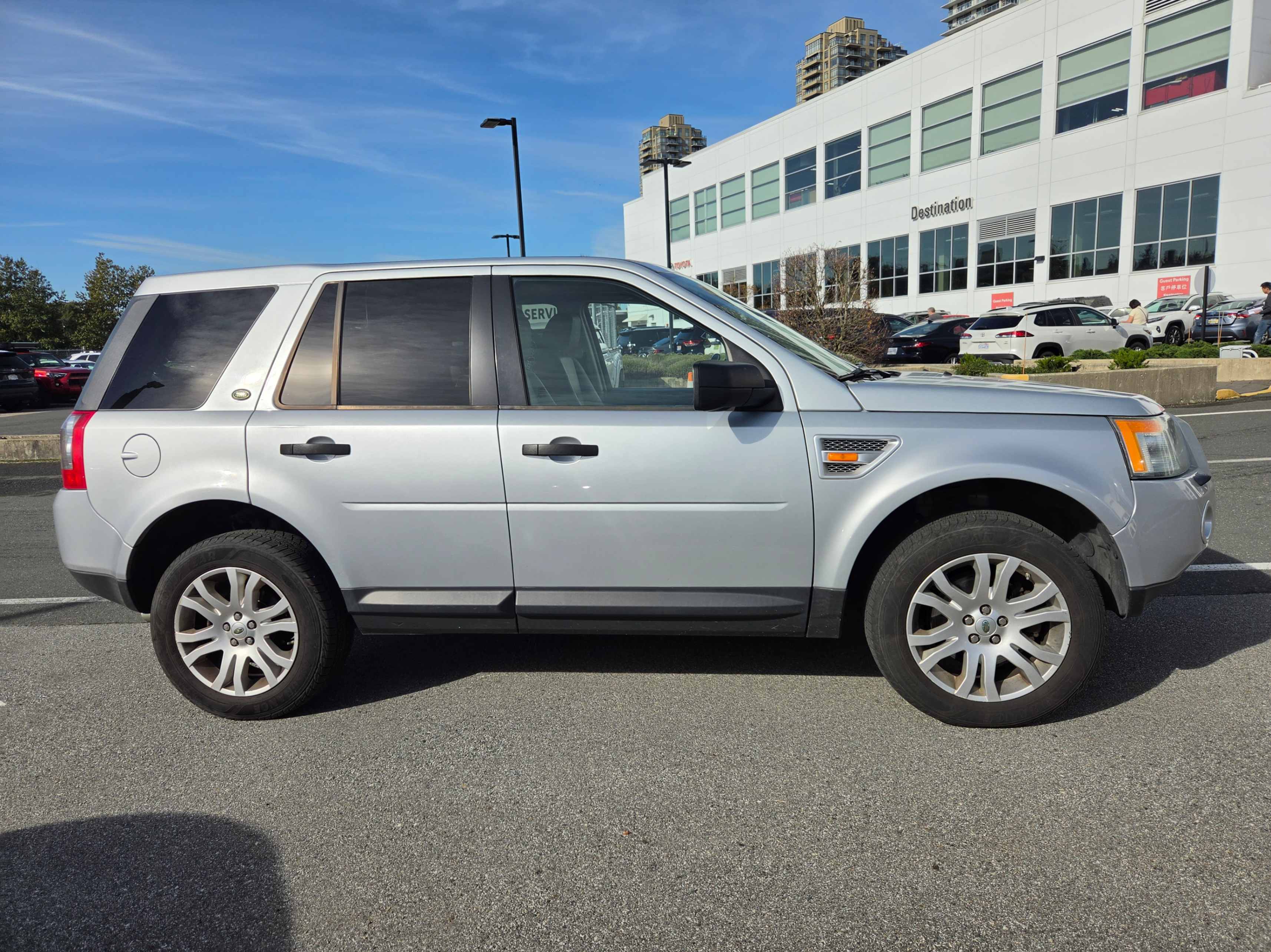 Снимка 3 от търг – 2008 LAND ROVER LR2 AWD 4DR с VIN SALFP24N38H038769