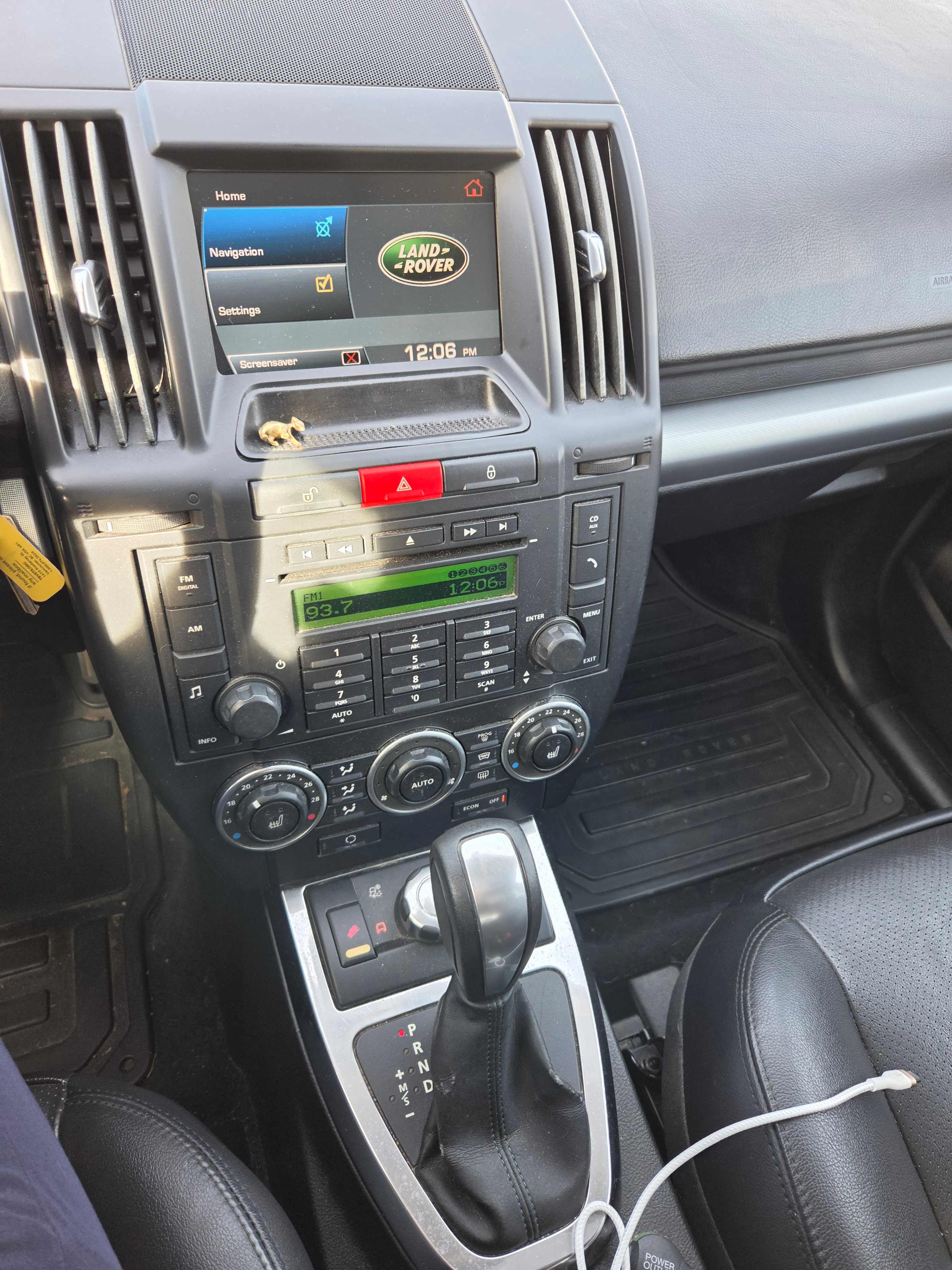 Снимка 9 от търг – 2008 LAND ROVER LR2 AWD 4DR с VIN SALFP24N38H038769